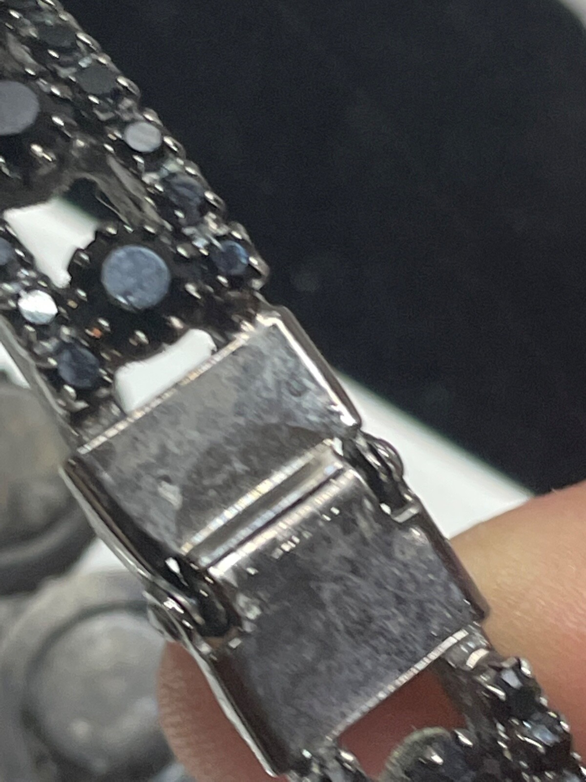 Bracelet Black Rhinestone Hinged Open Clasp at Top Pretty design vintage