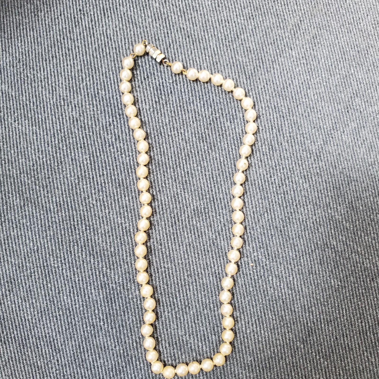 Vintage 15″ Faux Pearl Necklace Hand Knotted Hexagon Screw Clasp