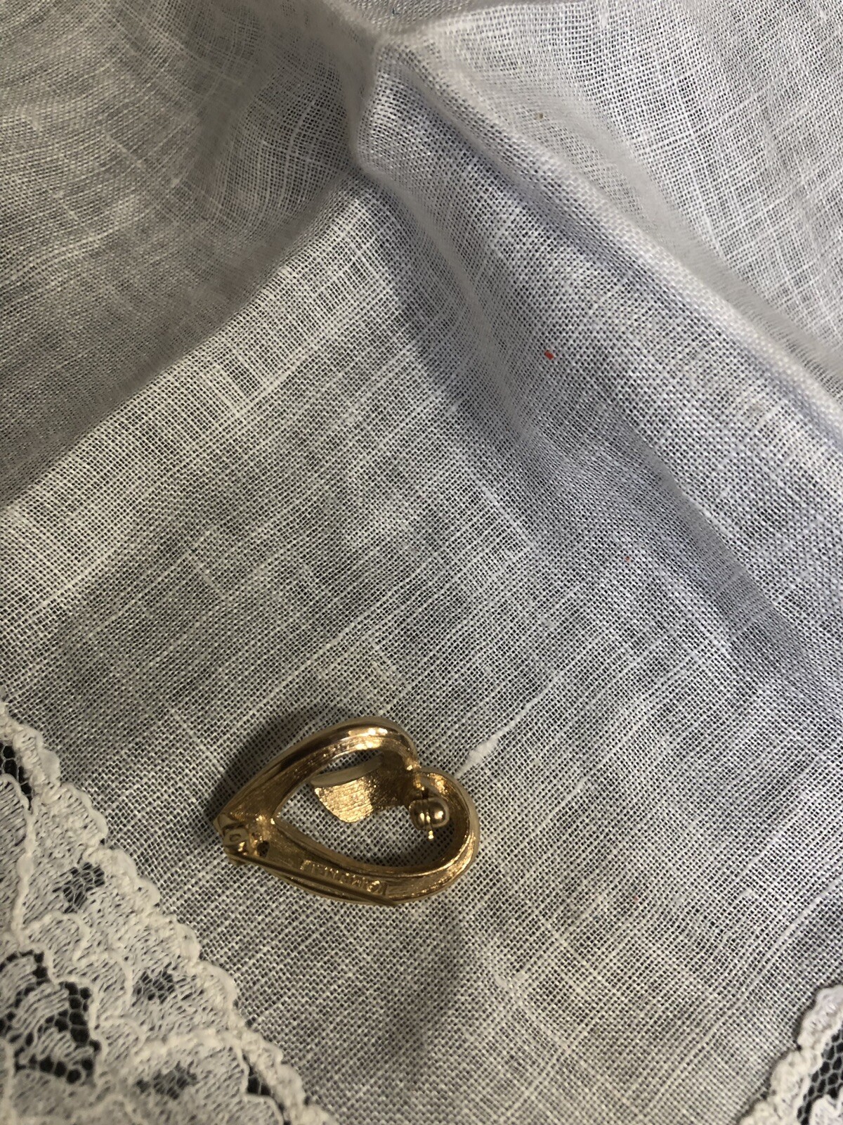 Vintage Monet Gold Tone Heart Brooch Pin Jewelry YT-59
