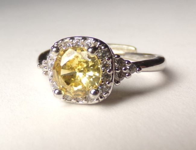 VTG SILVER RHODIUM PLATE YELLOW CITRINE CLEAR BRILLIANT CZ HALO RING SIZE 7 MINT