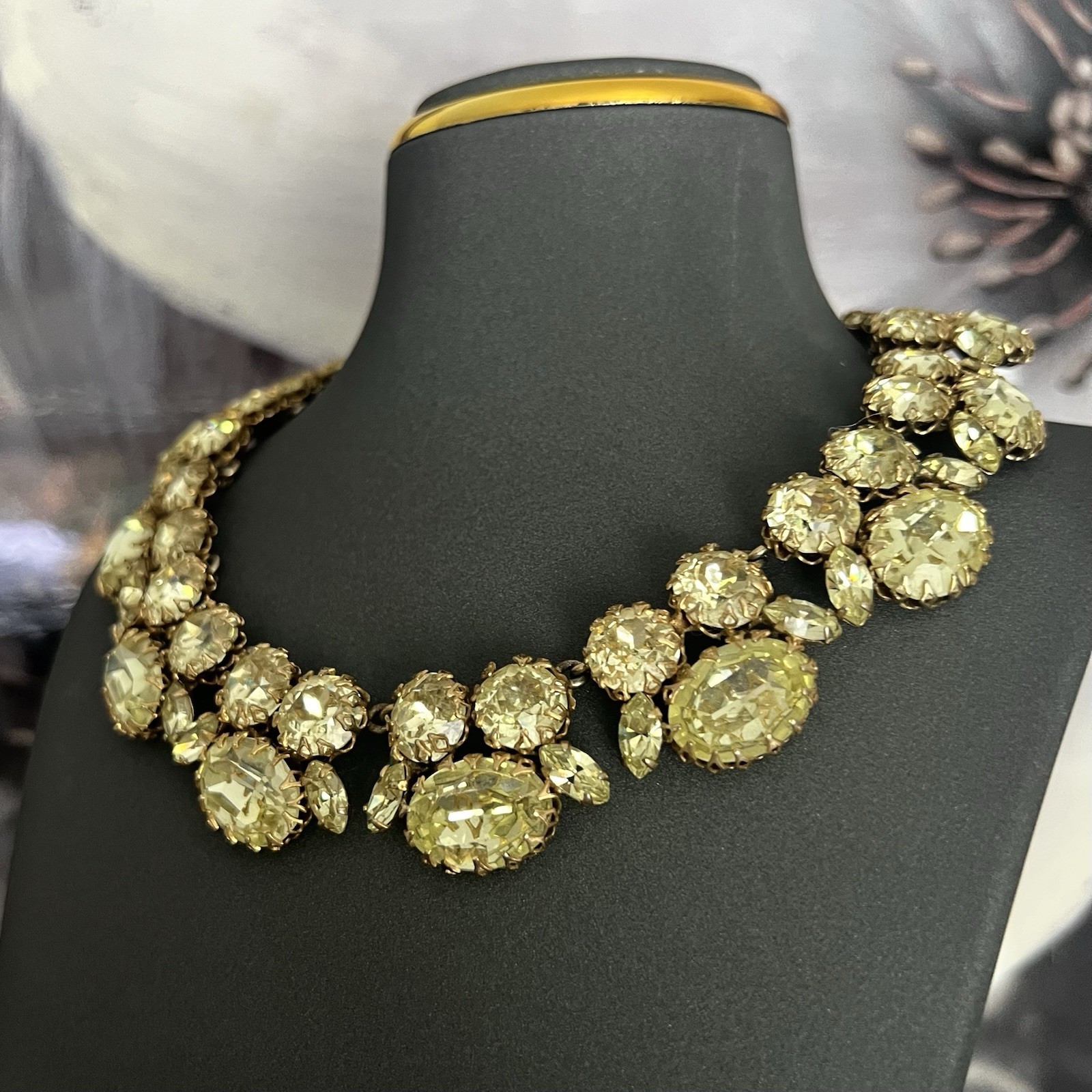 Vintage Schreiner Bright Yellow Foiled Crystals Rhinestone Collar Necklace