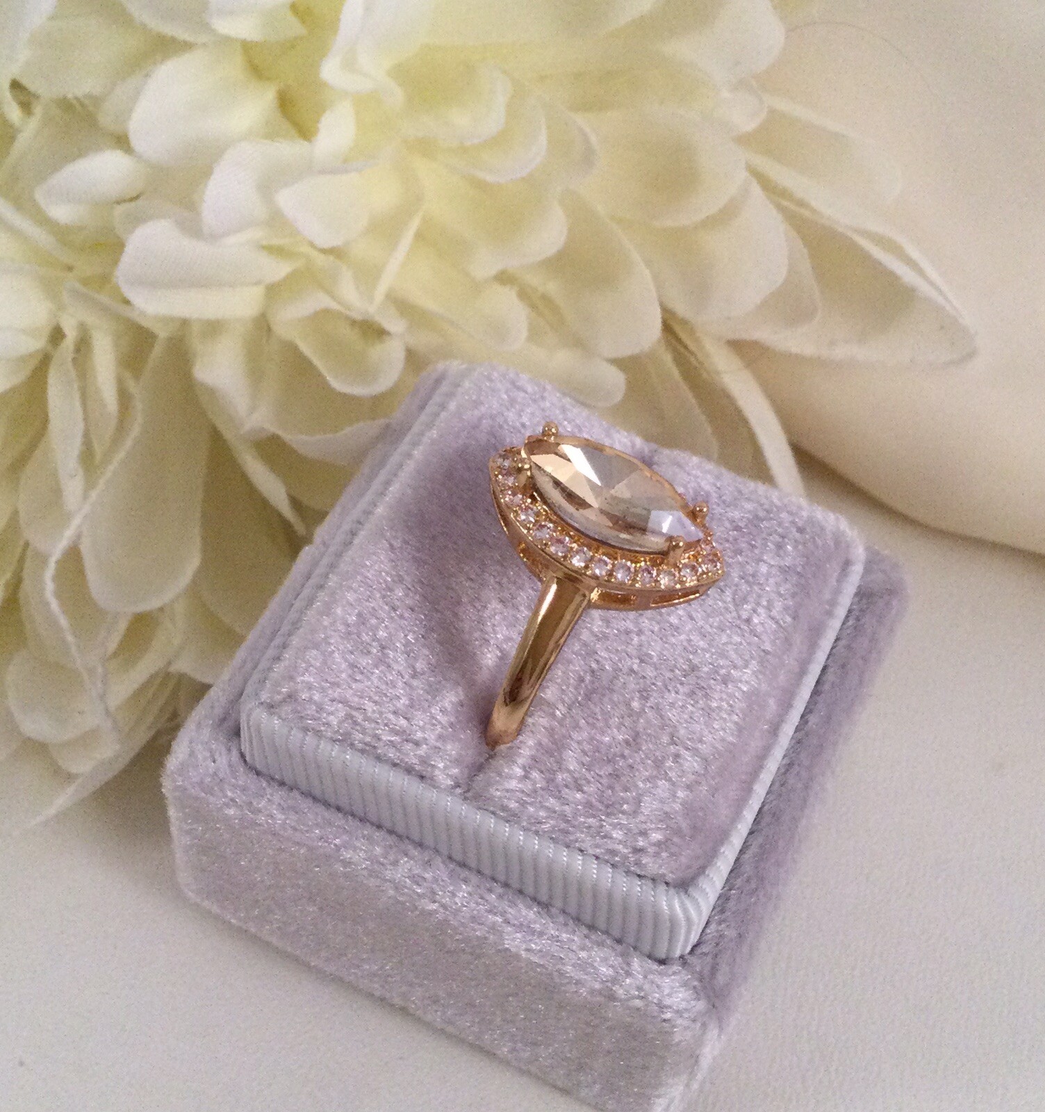 Vintage Jewellery Gold Ring Champagne White Sapphires Antique Deco Jewelry sz R