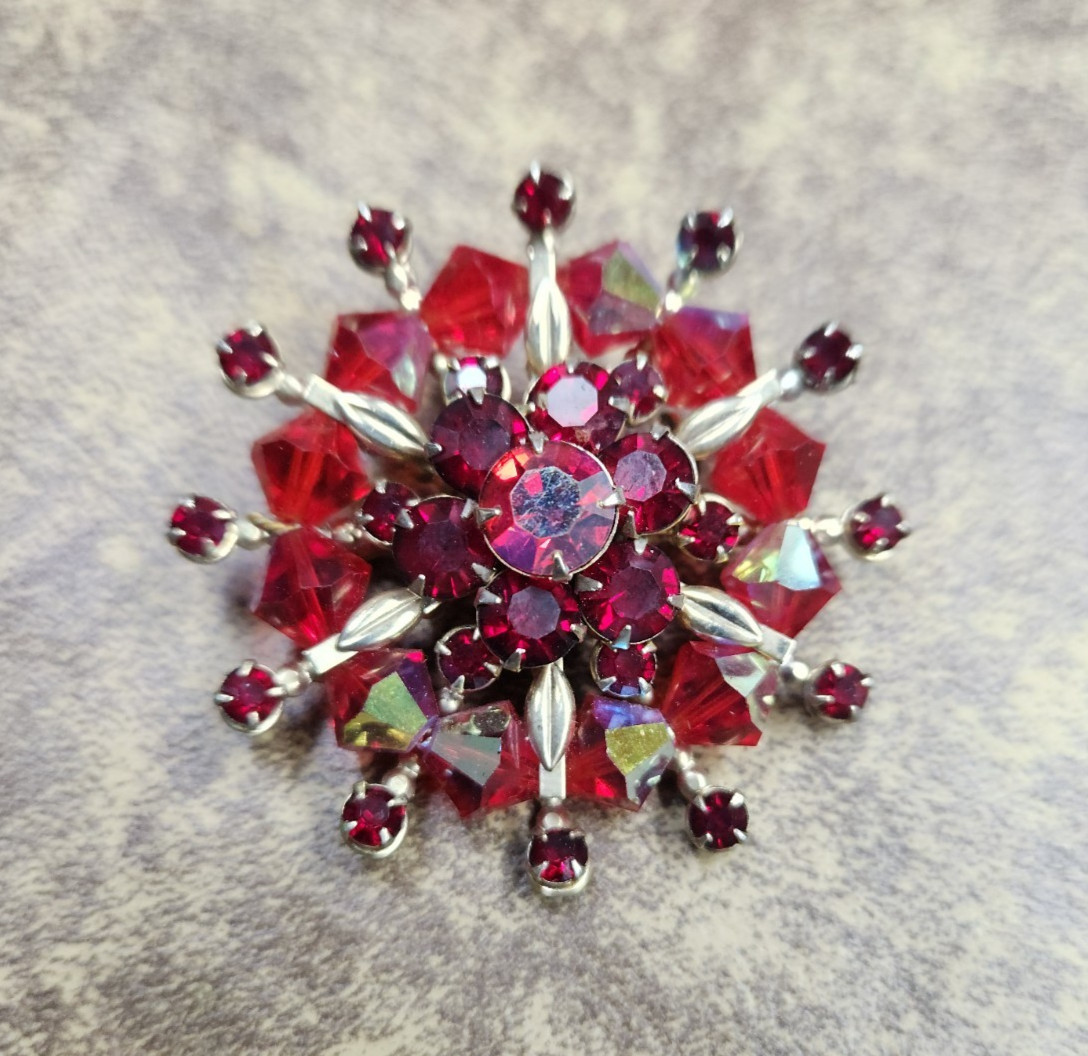 VTG Mid-Century Starburst Red Iridescent Rhinestone & Crystal Beads Brooch