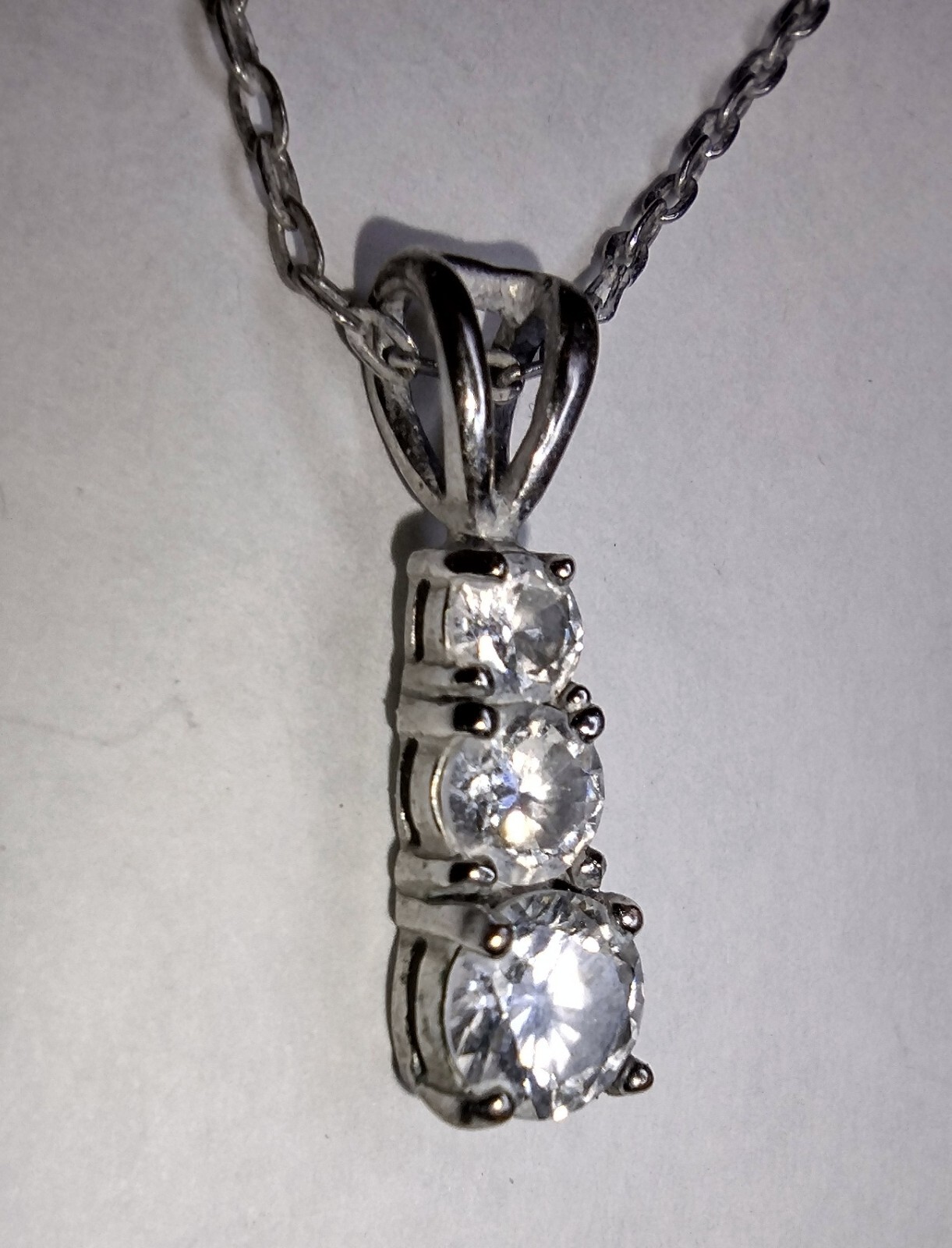 Vintage Necklace 3/4 inch Silver Tone Pendant 3 Stones 19in Silver Tone Chain
