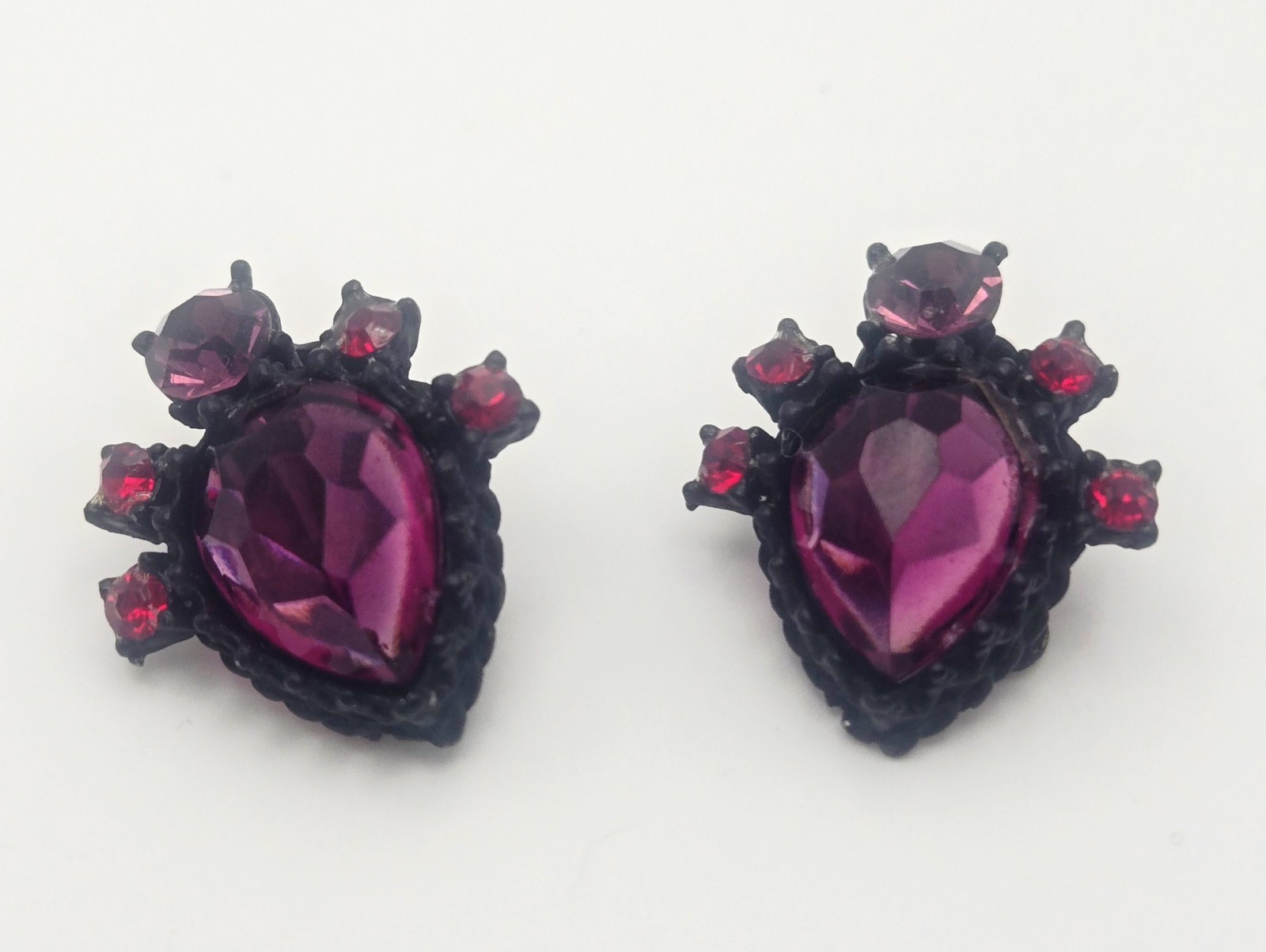 Vintage HAR Fuchsia Red Purple Rhinestone Clip On Earrings