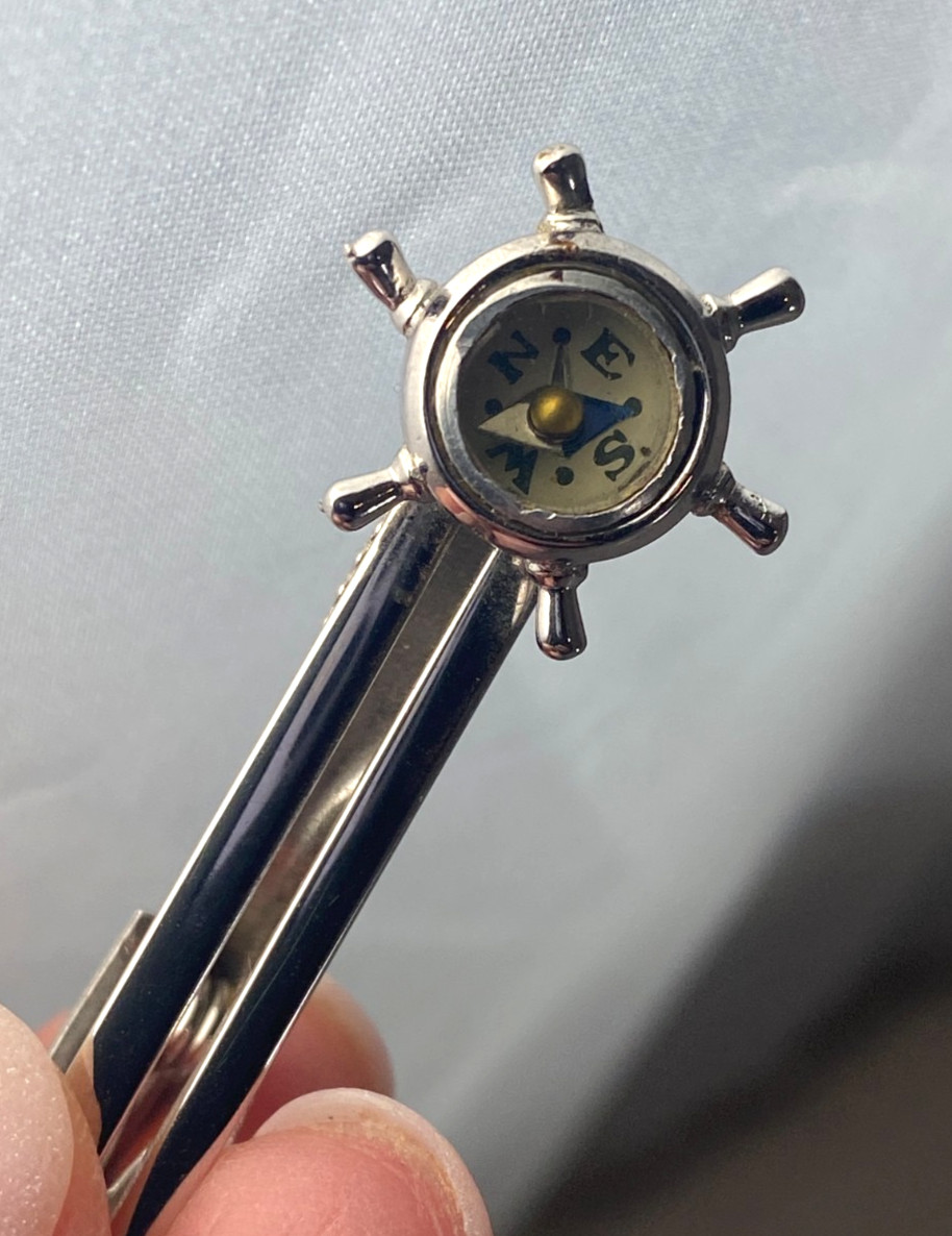 Vintage Swank Captain Wheel Compass Men’s Tie Clip Silver Tone 1950s Nautical