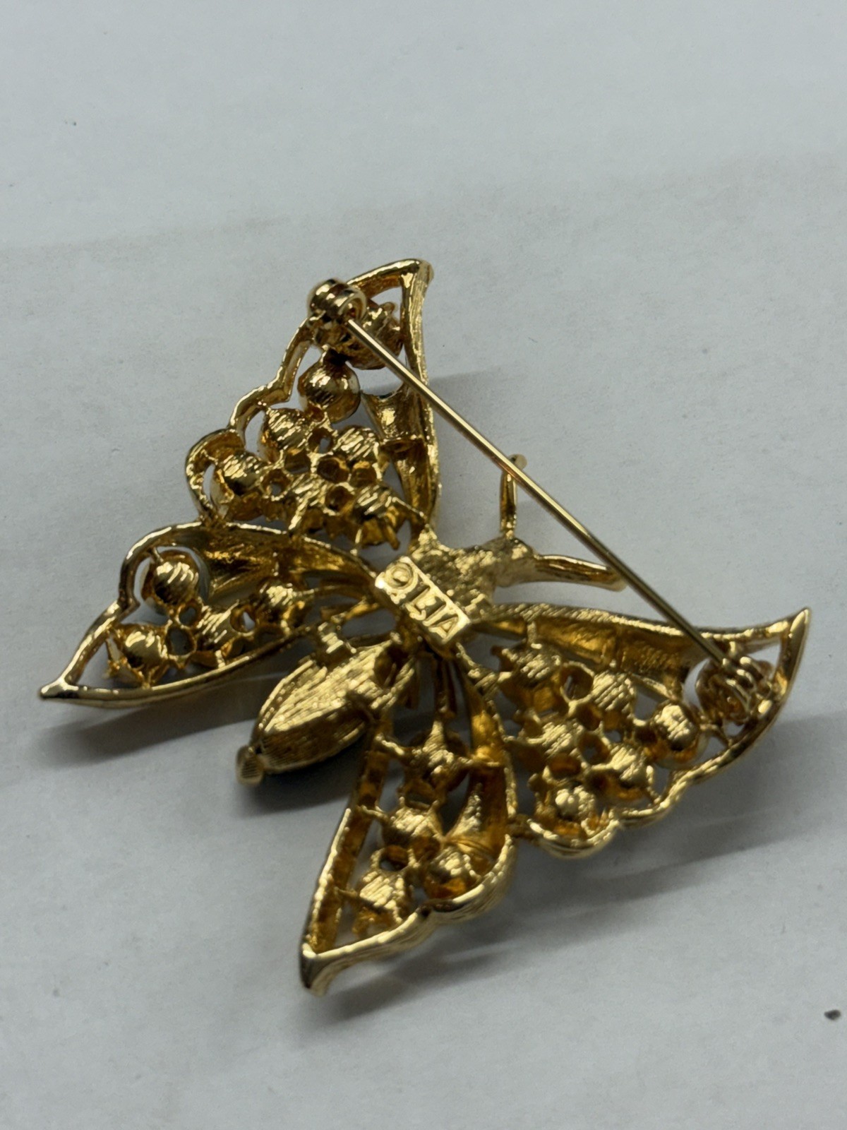 Beautiful Vtg Lia Blue Rhinestone Faux Pearl Butterfly gold tone pin brooch