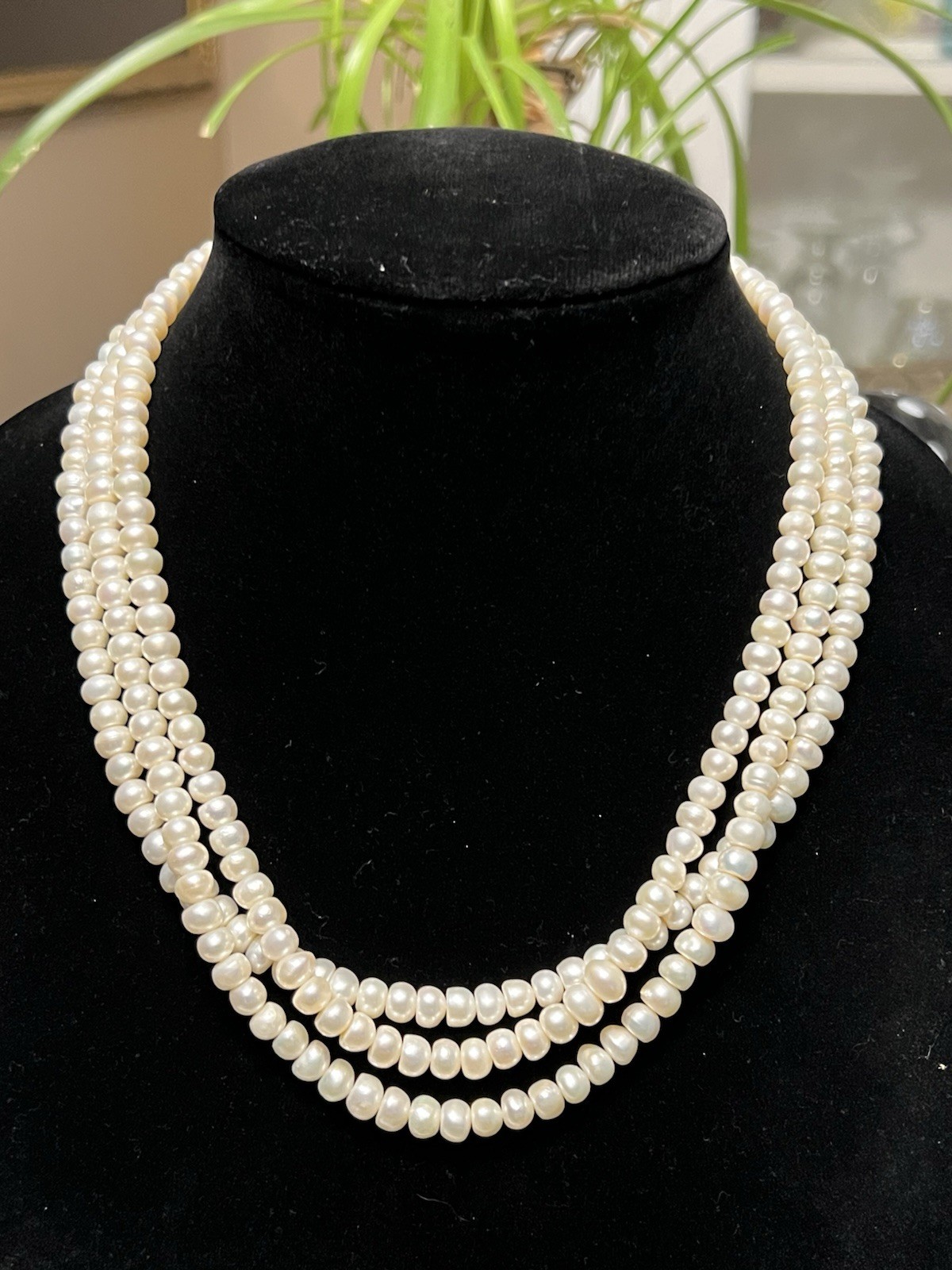 ESTATE 3 STRAND GENUINE WHITE PEARL NECKLACE 18-19” ABALONE FLOWER CLASP