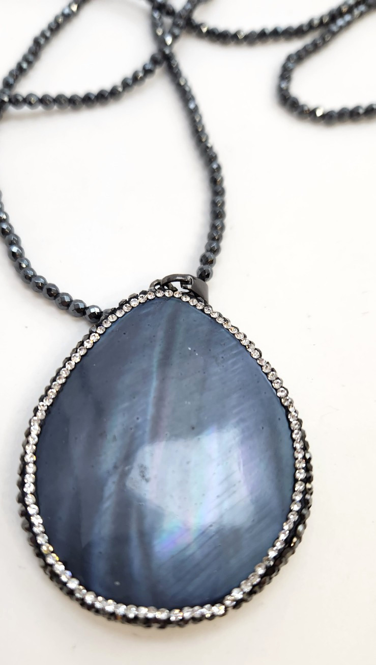 Vintage Joan Rivers Gray mother of Pearl and Rhinestone Pendant Necklace 33 in