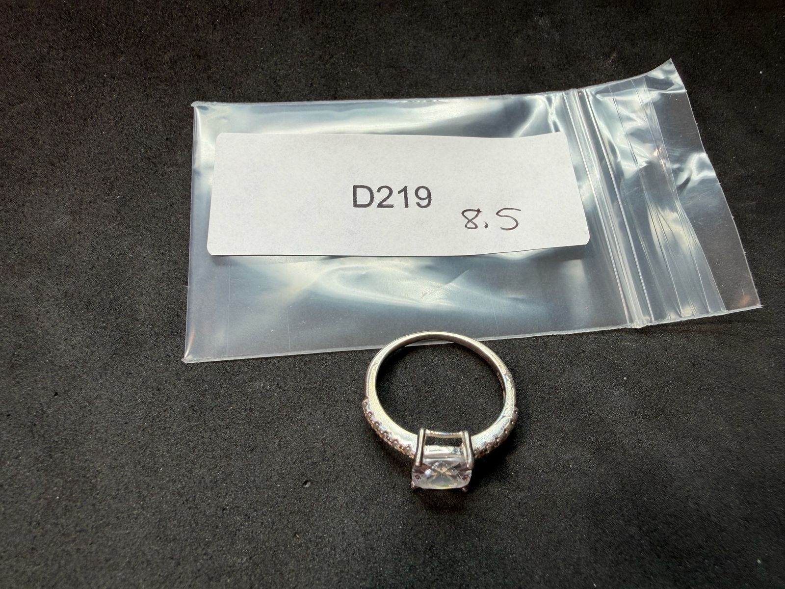2.83g Vintage Sterling Silver 925 Cushion Cut Clear Sparkling Ring Size 8.5 M