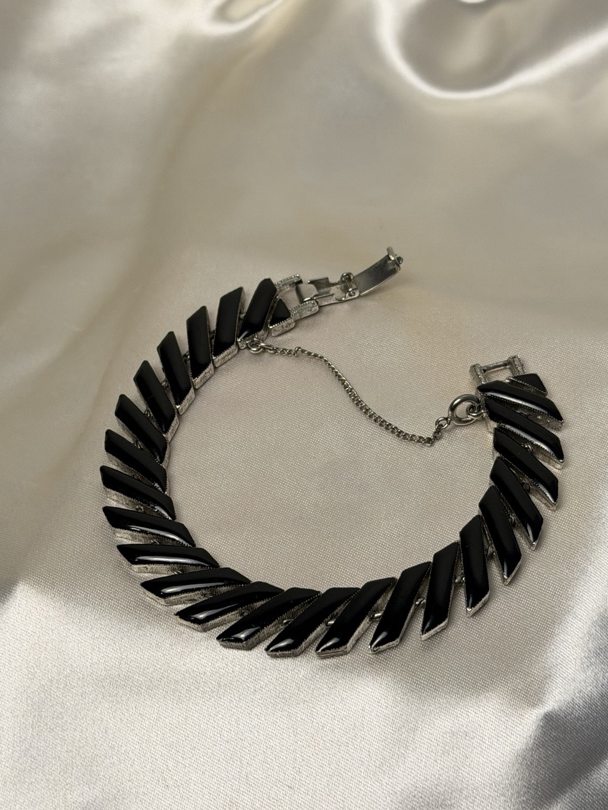 Vintage Silver Tone & Black Link Bracelet – Sleek Articulated Design 7″