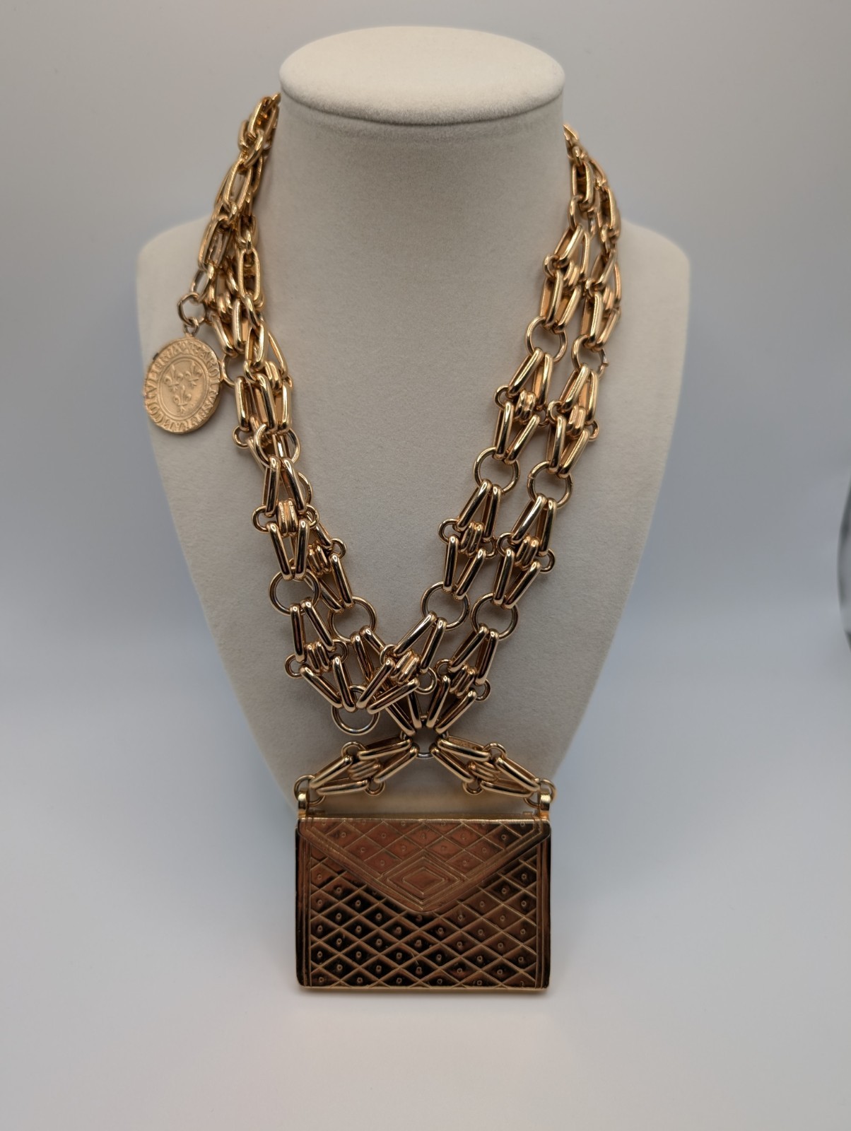 Vintage Carolee Gold Tone Long Purse Necklace, Circa 1980s, 38″ L