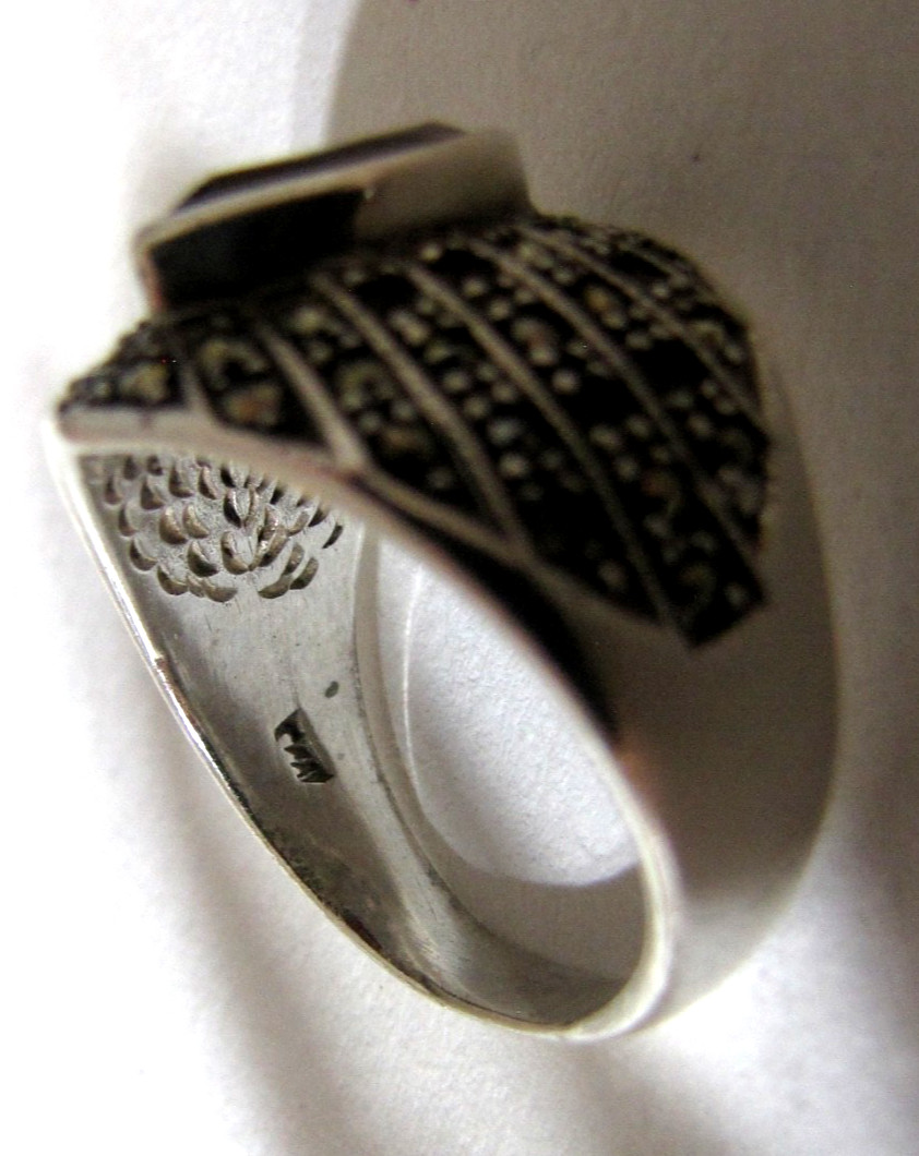 CW Sterling Silver Garnet Marcasite Ring Red Marquise Stone Missing Marcasites