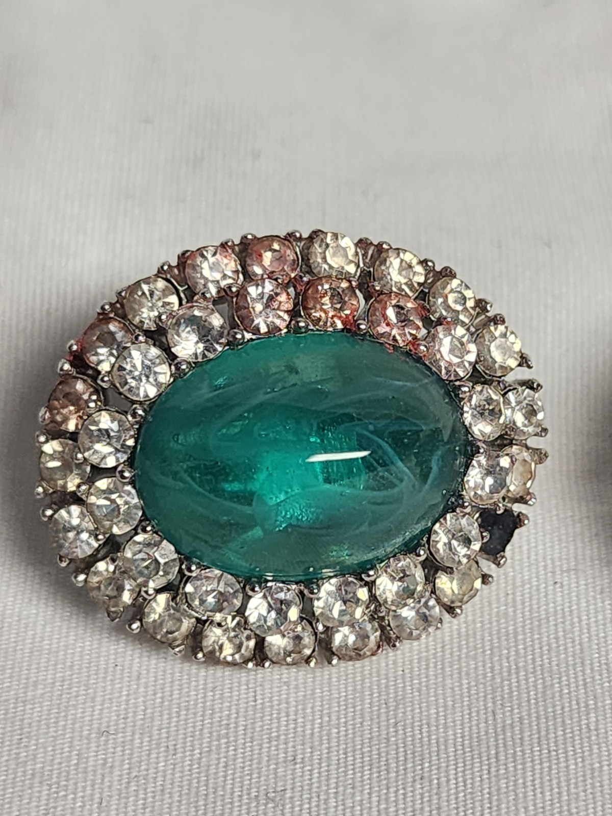 vtg Trifari SilverTone Rhinestones& Green faux emerald Cabochon ClipOn earrings
