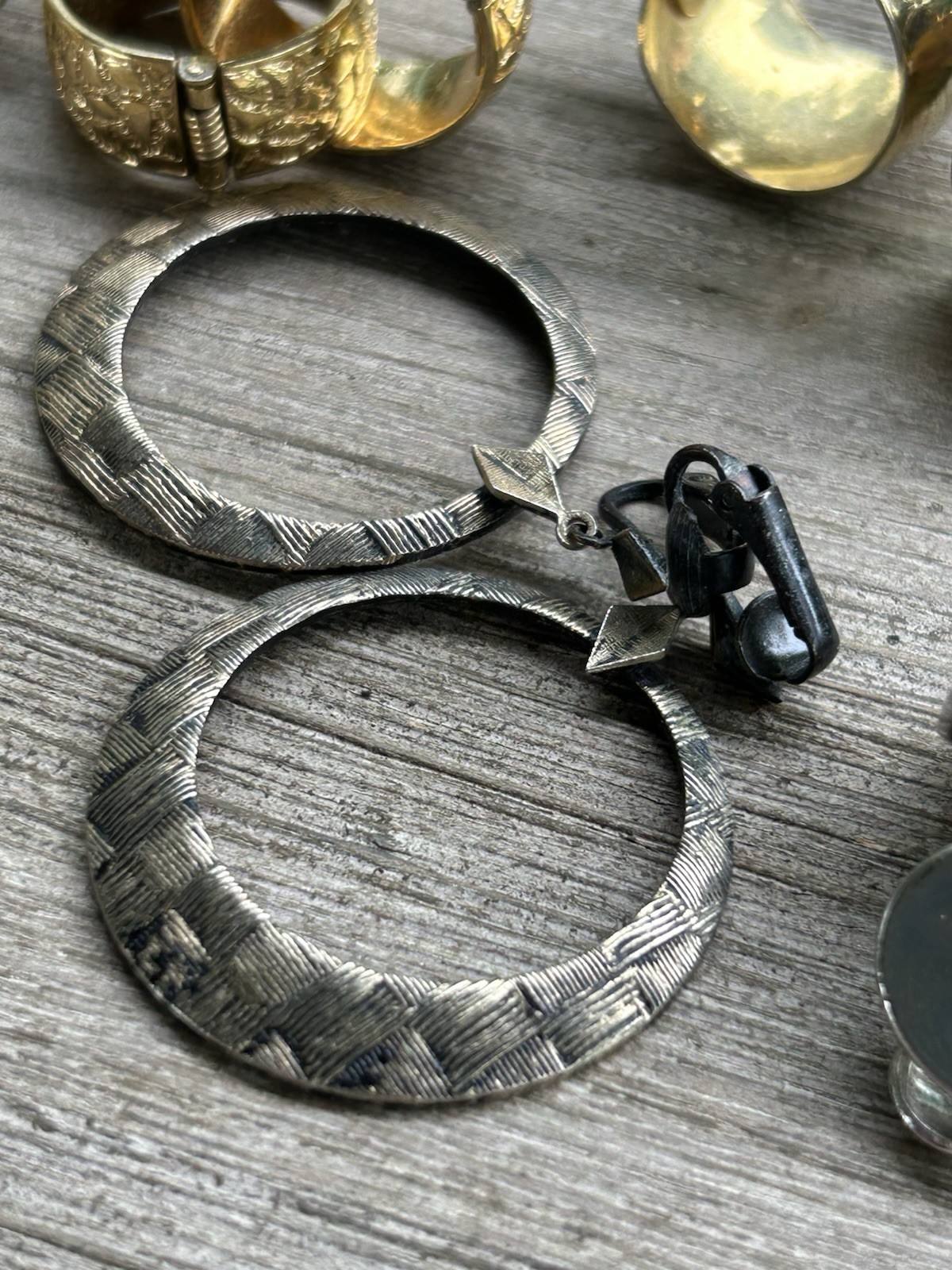24 Pair Of Vintage Clip-on jewelry Earrings. Stylish 60s-80s Some Name Brands
