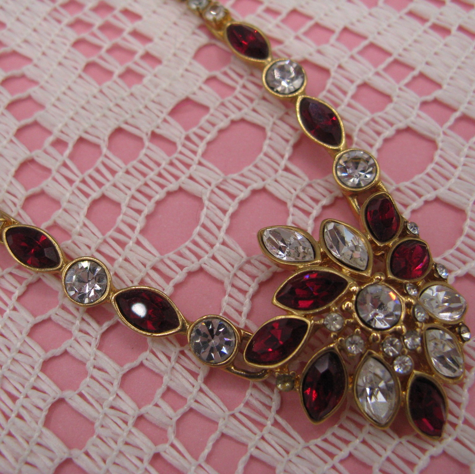 MONET Necklace Vtg Rhinestone Fuchsia Red And Clear Gold-Tone Flower 15″ – 17″