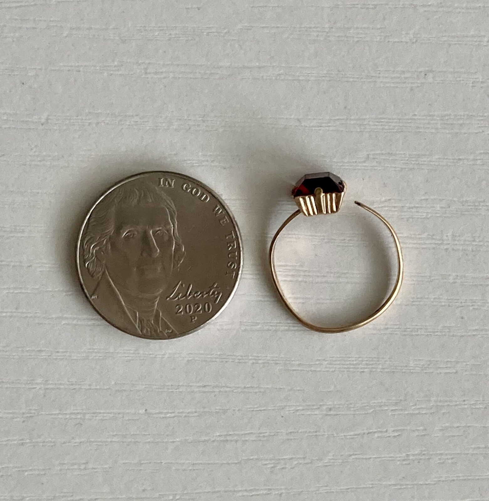10k Yellow Gold Red Glass Ring Adjustable Band Size 4.75 Uncas Ladies Vintage