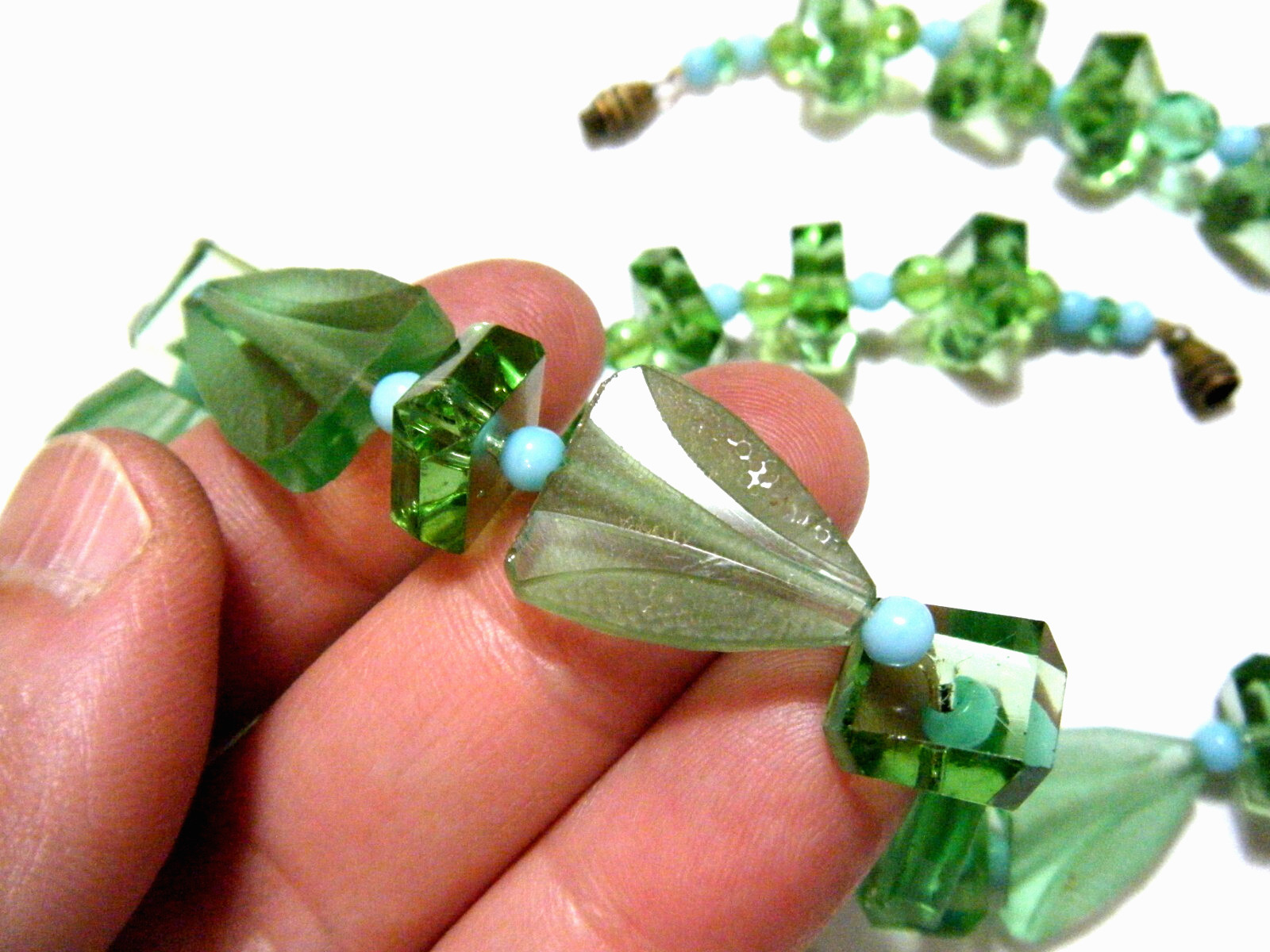 17″ Vintage Czech Green Glass Necklace Art Deco Frosted & Polished Faceted Beads