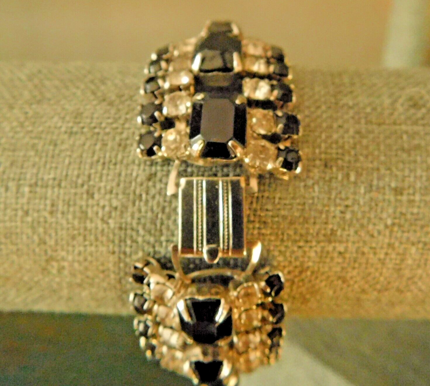 VINTAGE ART DECO JET BLACK and CLEAR RHINESTONE BRACELET CUFF 7 1/2″
