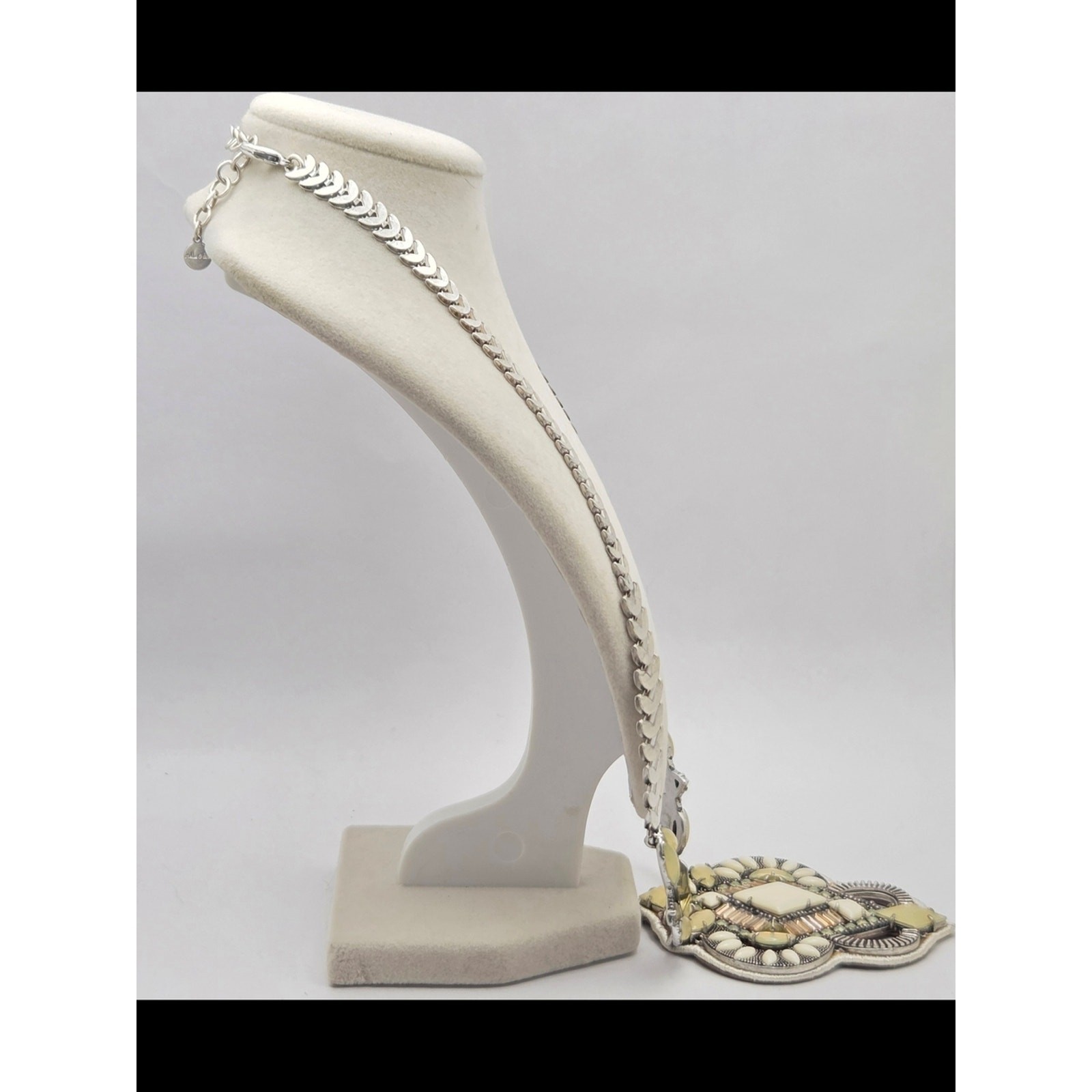 Stella & Dot Statement Necklace Mixed Media Pendant Silver Tone Yellow Cream 24″