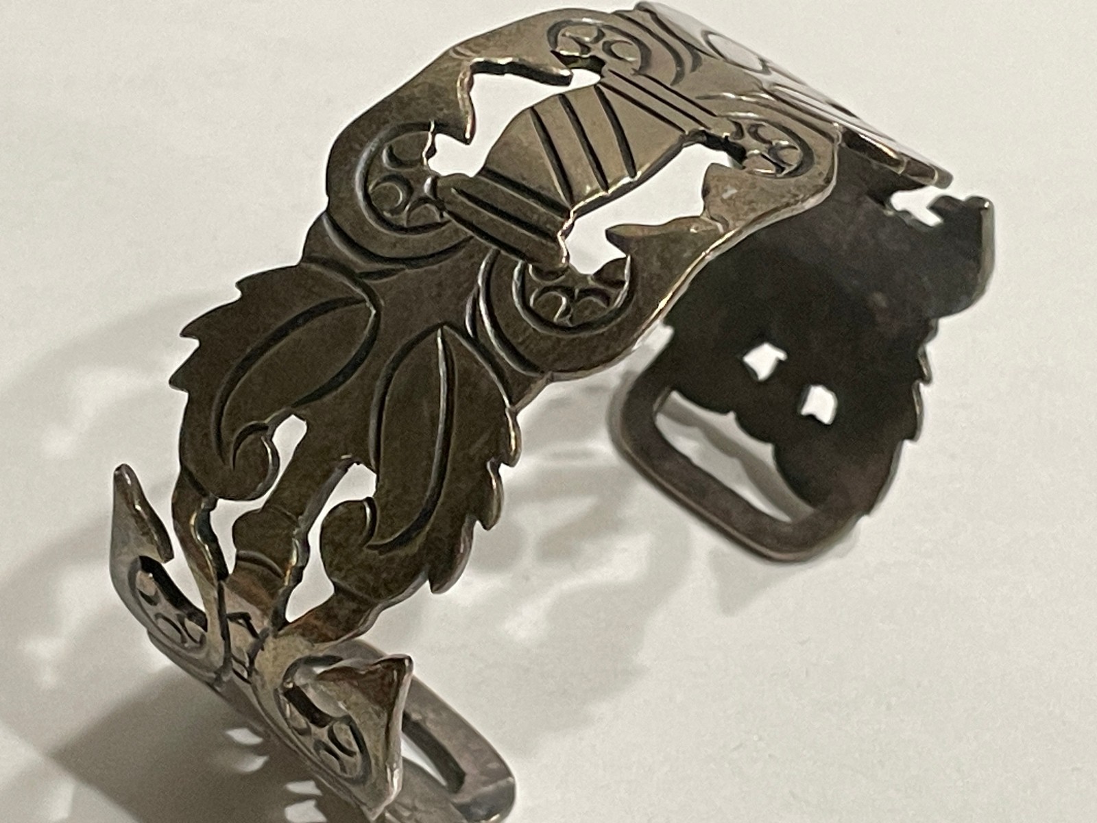 Early Taxco Artemio Navarrete Cuff Bracelet. 980 Silver. 1940s Mexico. Vintage