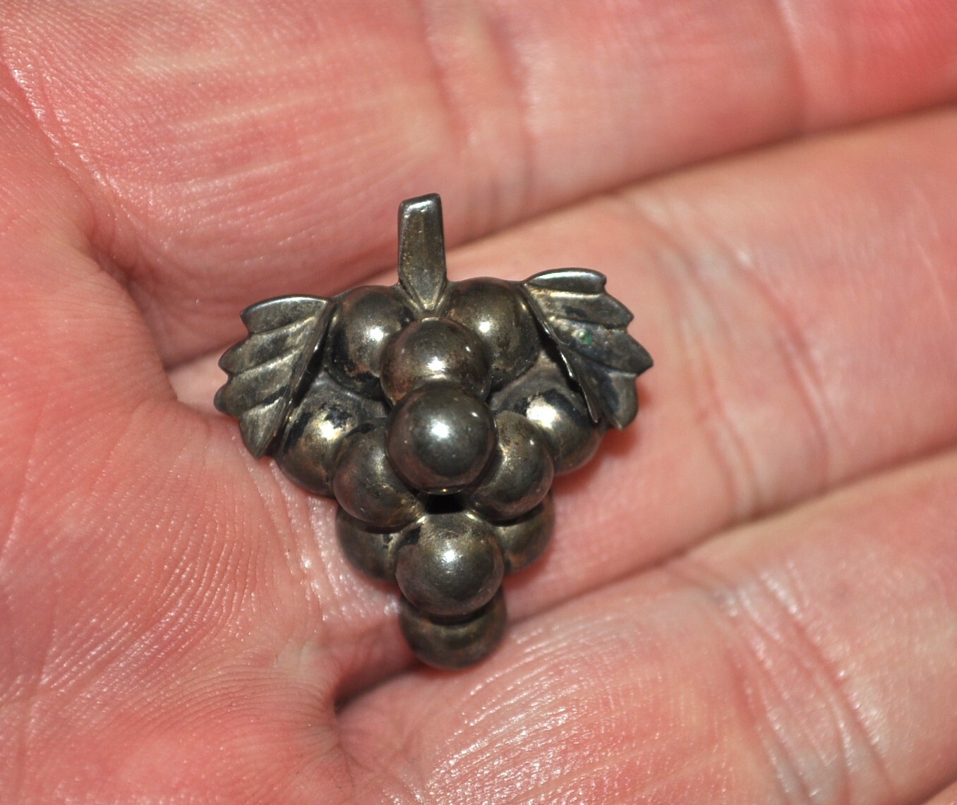 Vintage IGUALES HECHO Sterling Silver BROOCH / PIN 925 MEXICO grapes ANTIQUE!