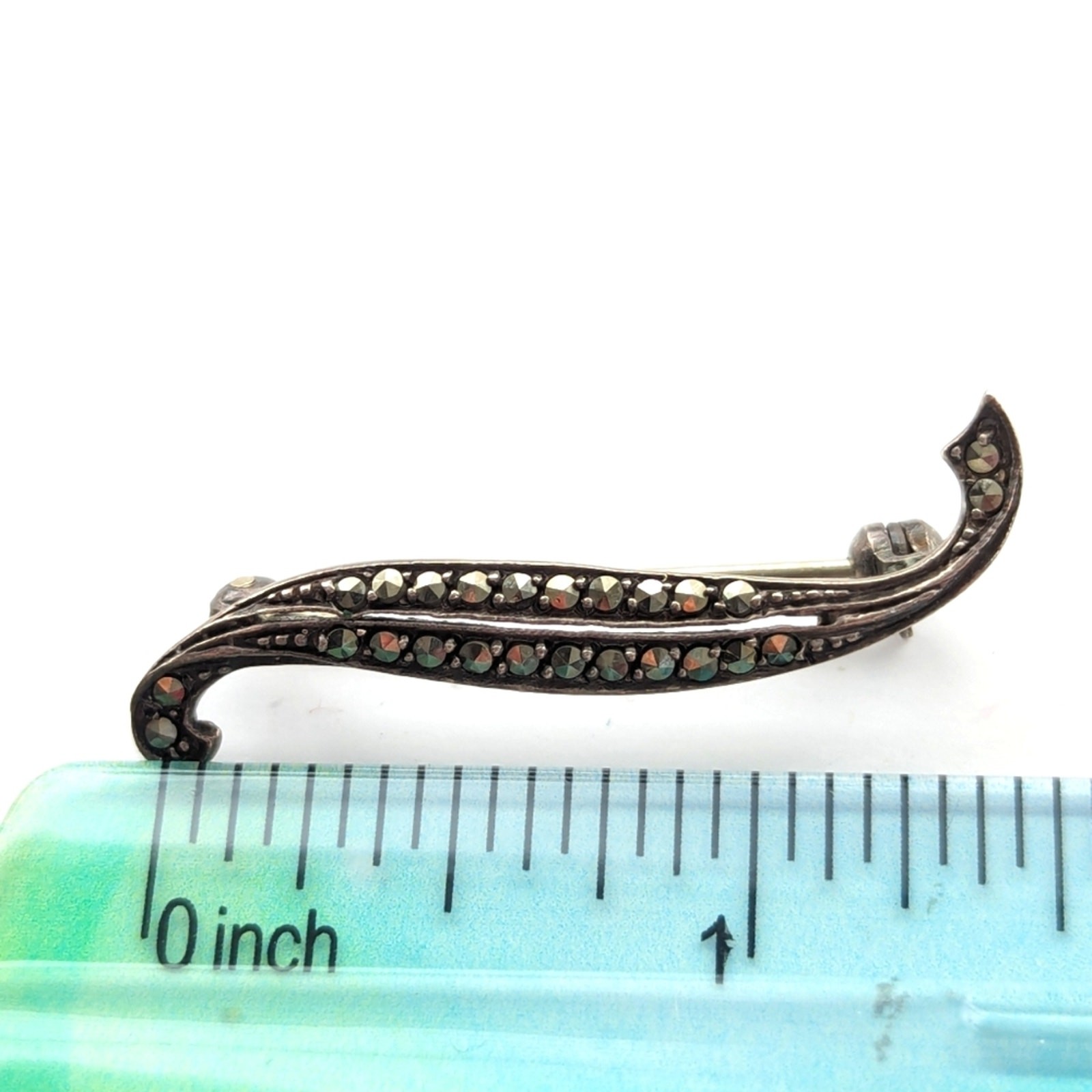 Vintage 925 Sterling Silver Swirl Ribbon Marcasite Stone Bar Brooch Pin