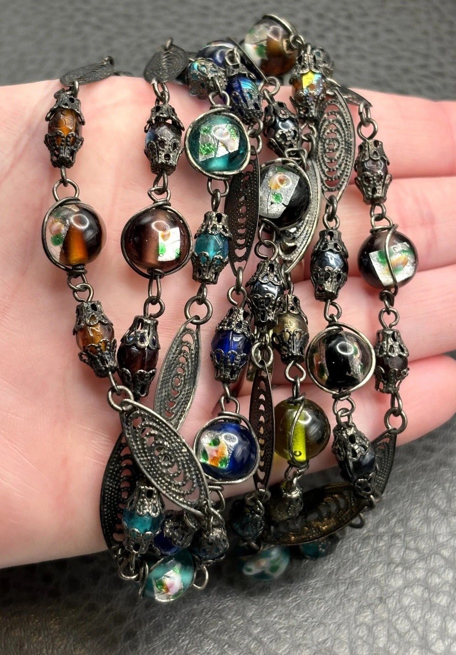 Vintage Spun Silver Venetian Foil Glass Bead Silver Tone Chain Necklace 42″