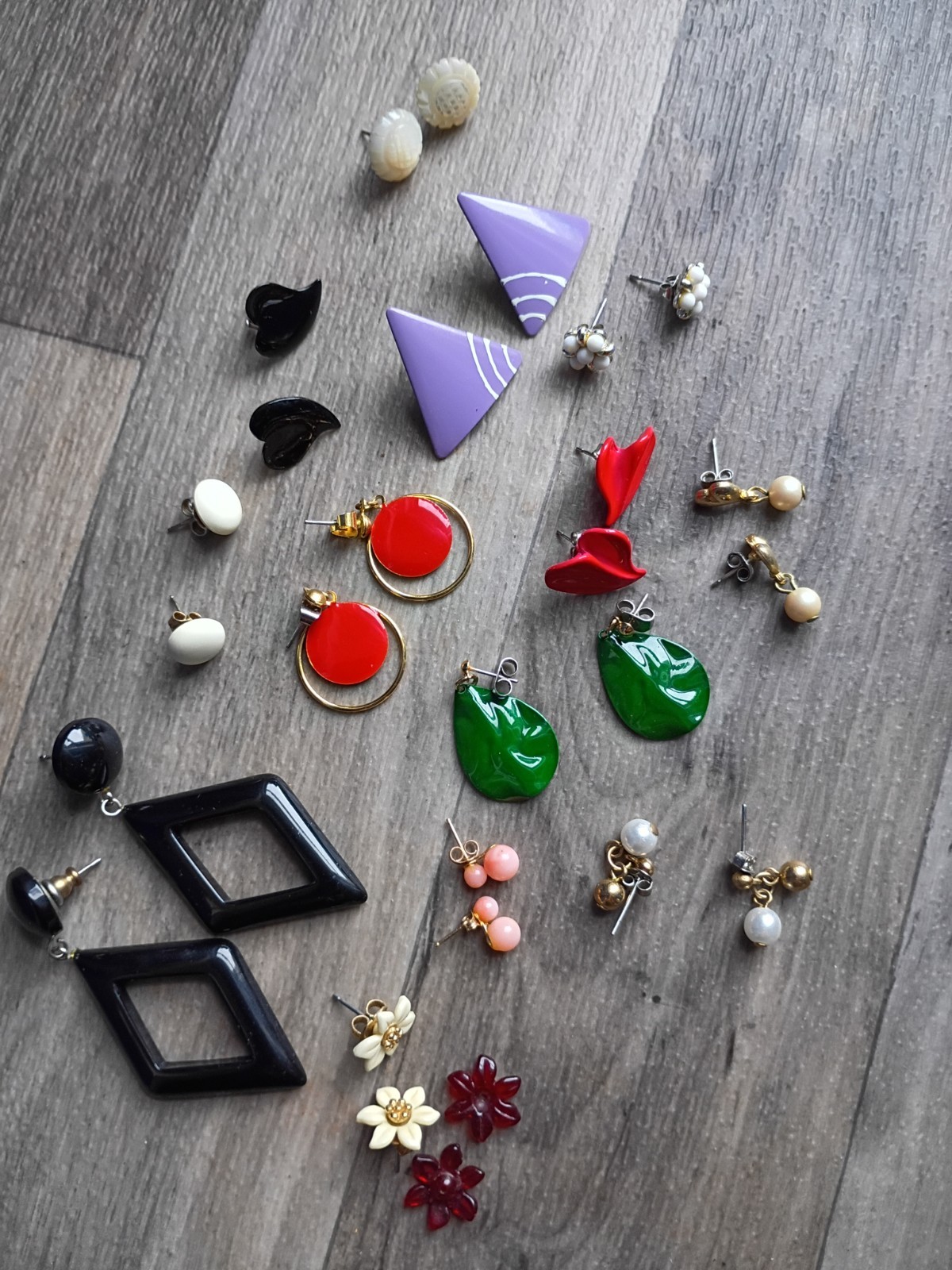 Vintage Earrings Lot Costume Jewelry Green Purple Red Black Pink Gold