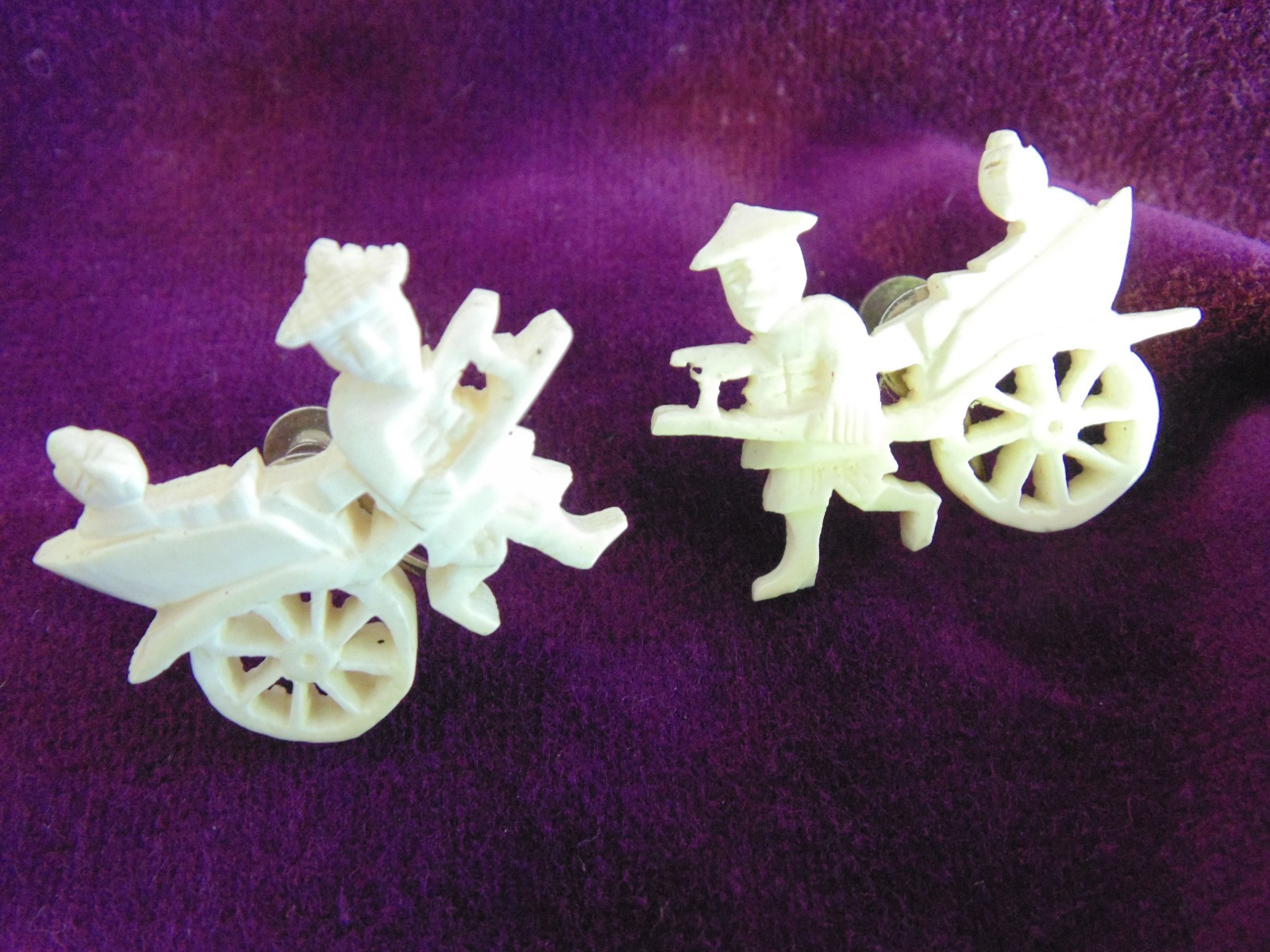 Vtg 40s Beautiful Carved White Rickshaw Carriage Silver tone Screw Back Earrings