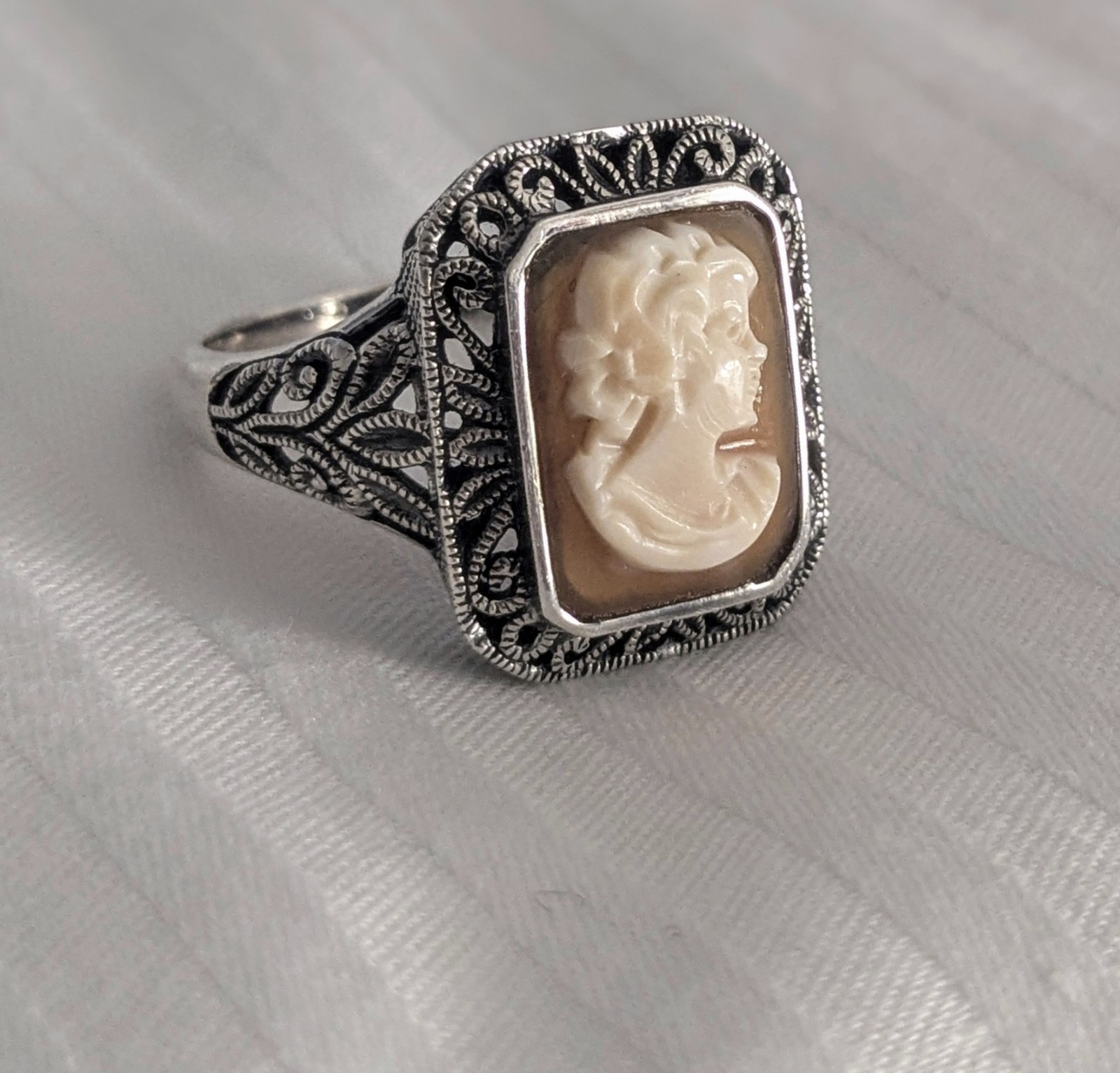 925 Sterling Silver Rectangular Shell Cameo Ring Filigree Setting