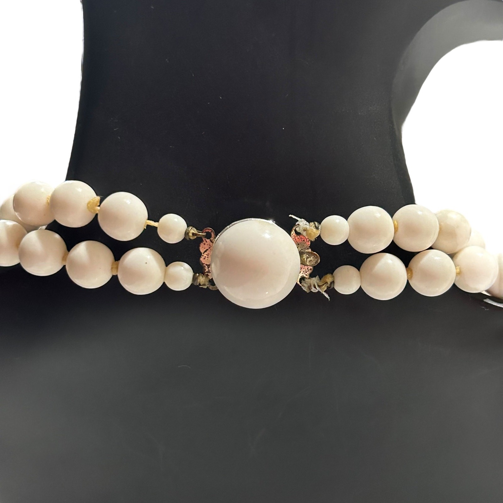 Womens Vintage White Double Strand Beaded Necklace Box Tab VTG
