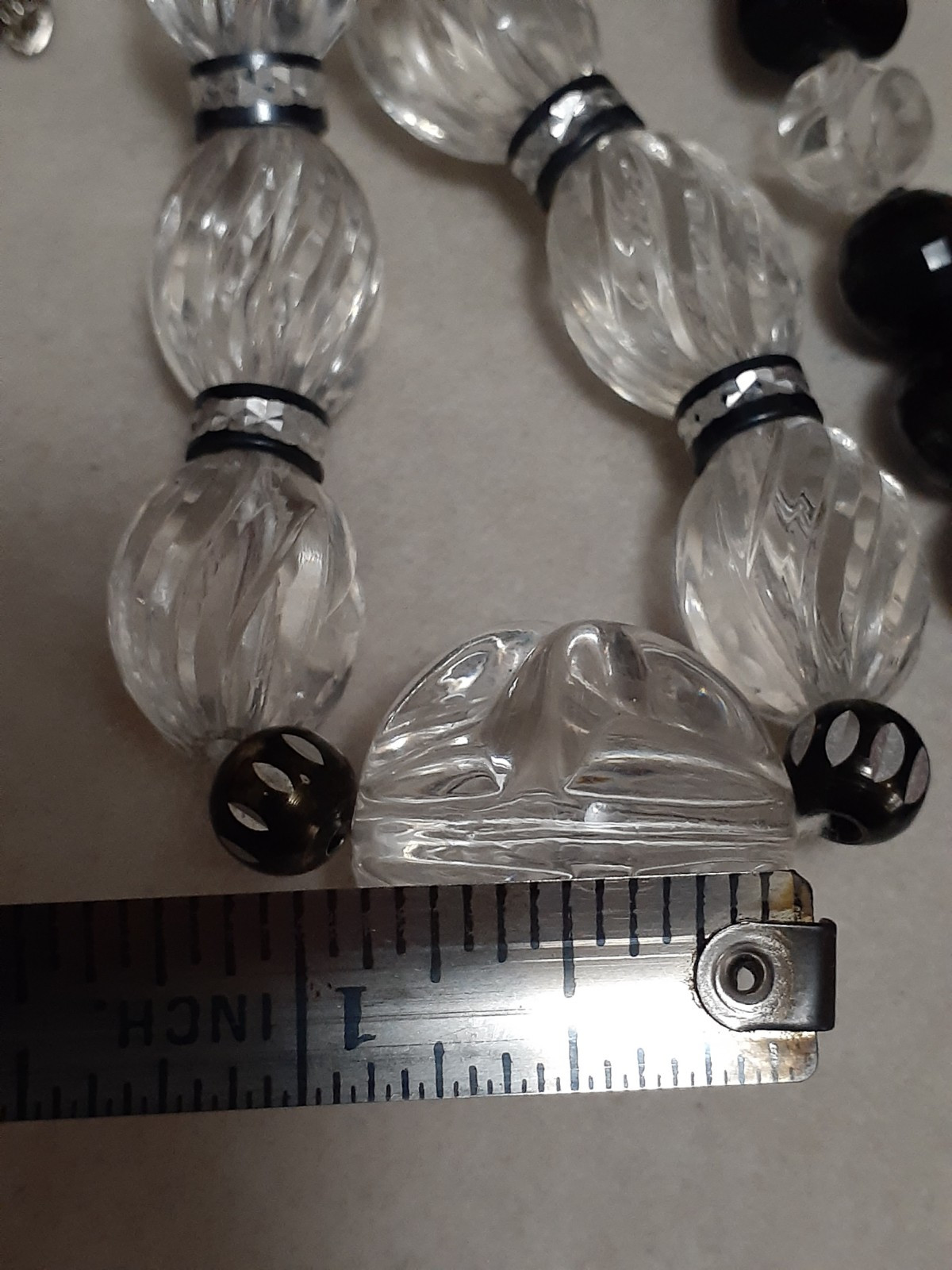 Vintage black & clear lucite bead chunky necklace w/rondelle spacer beads 25″