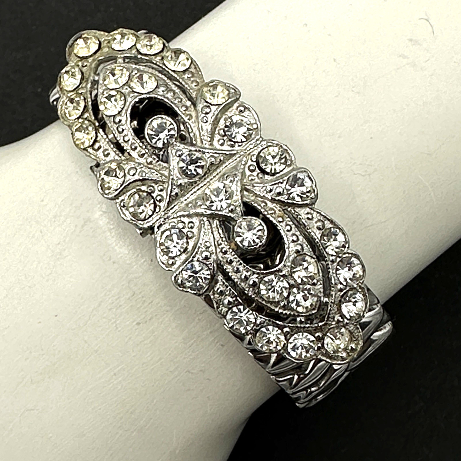 DALE expansion bracelet – vintage silver-tone rhinestone pot metal accent READ