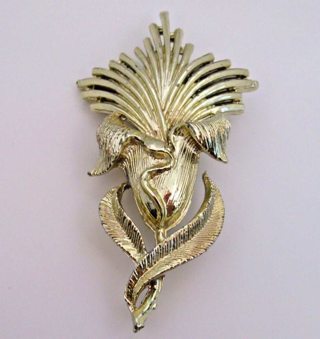Vintage Gold Tone Flower Brooch Detailed Artistic Floral Design