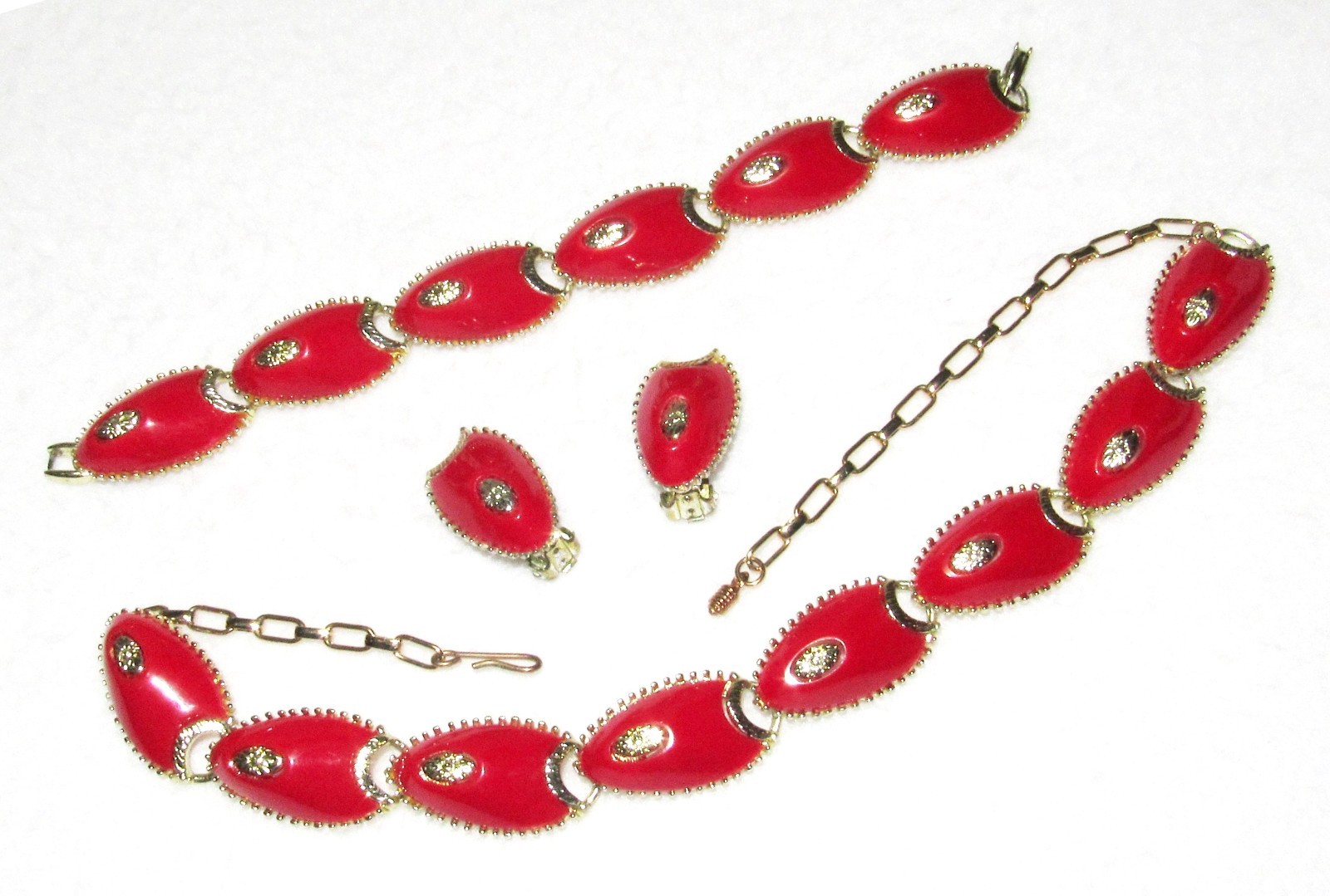 Retro Vintage Red w/Gold Accents Choker Necklace Link Bracelet Clip Earrings Set