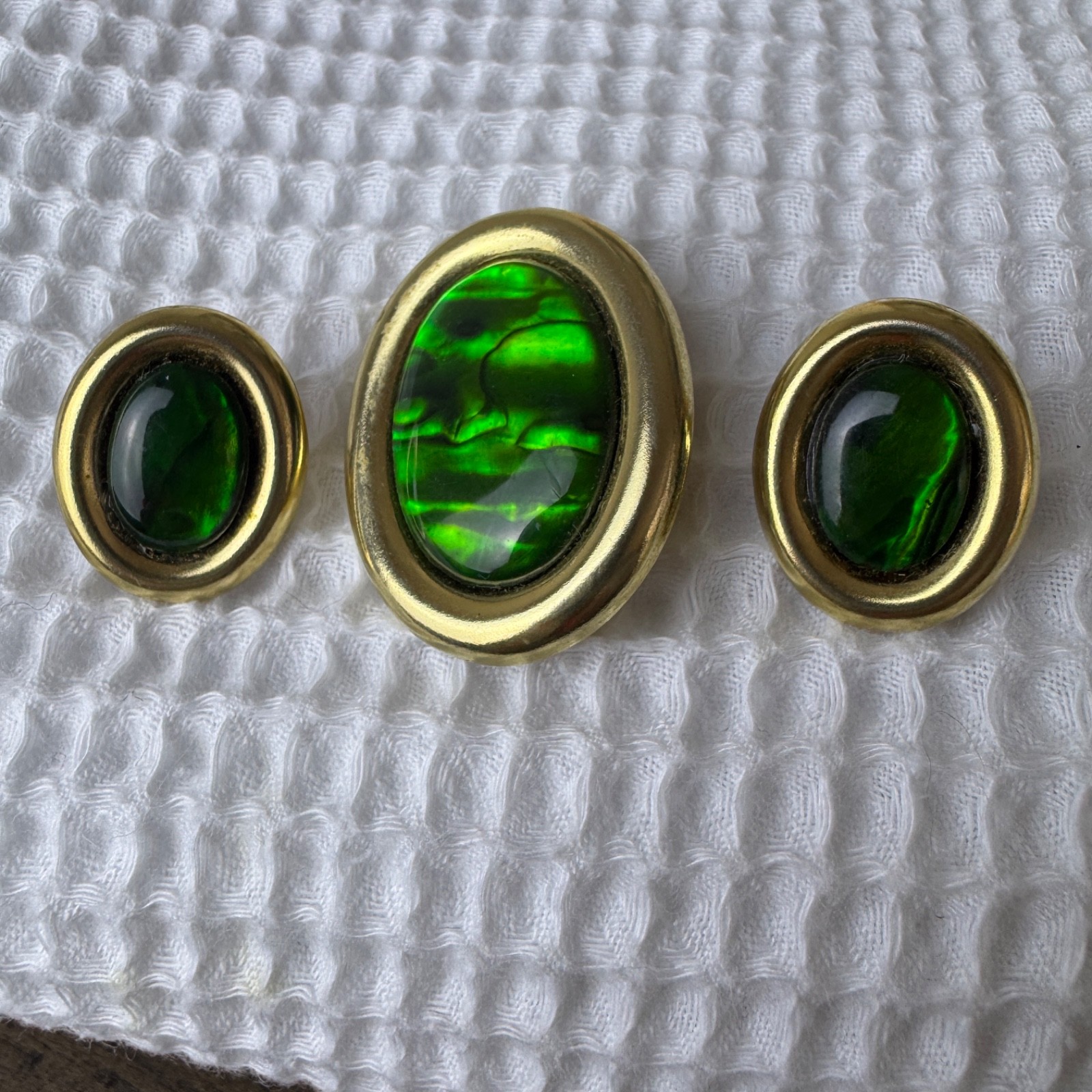 Vintage 1990’s Green Oval Stud Earrings and Brooch Set