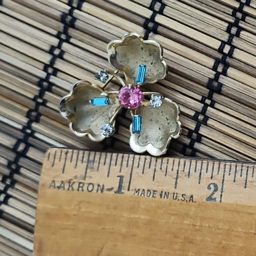 Lot of Vintage Fashion Jewelry, Necklace, Bracelets, Brooches, Beads Rhinestones