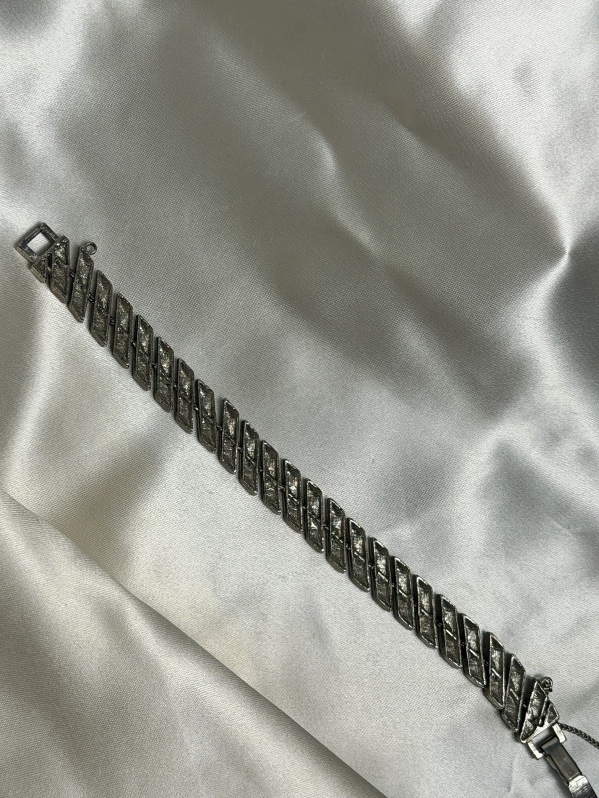 Vintage Silver Tone & Black Link Bracelet – Sleek Articulated Design 7″