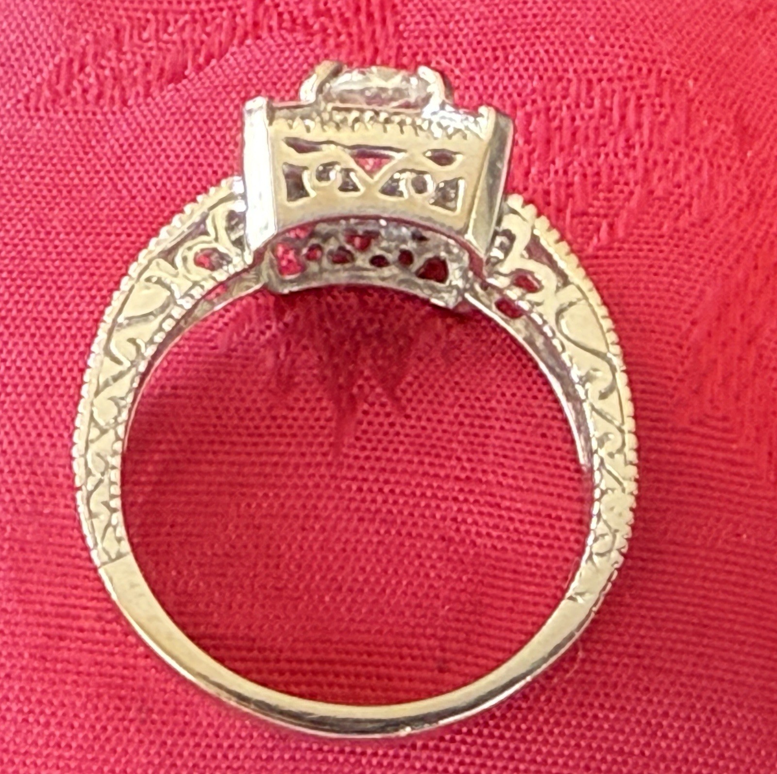 Vintage 1 Carat Diamond Filigree Ring in 14kt White Gold. Size 9