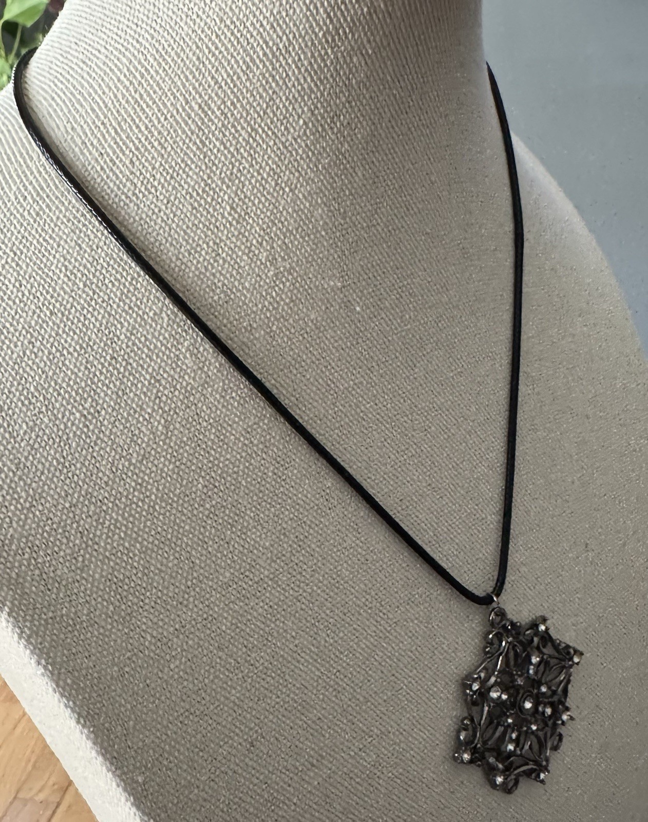 Vintage Silvertone Swirl & Rhinestone Pendant On Leather Cord Necklace 16”