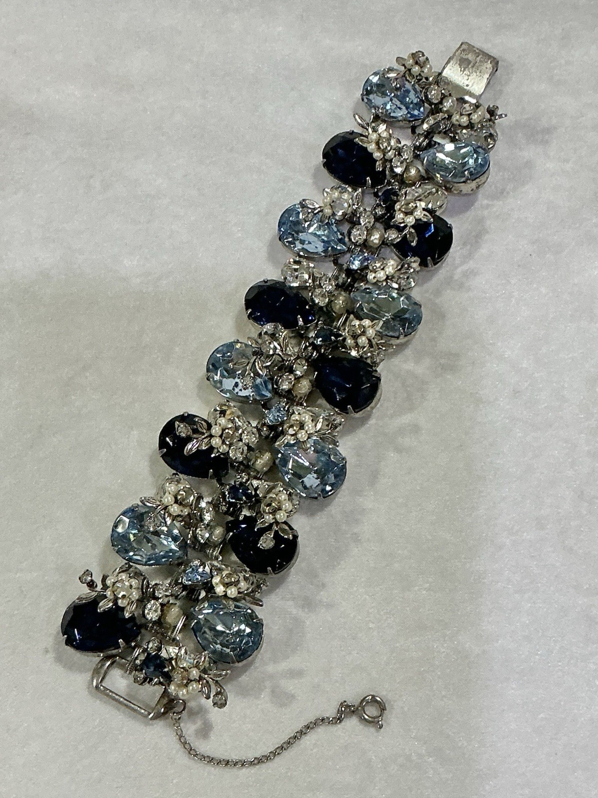 ROBERT Vtg. Bracelet. 1940s. Stunning! Good Condition!