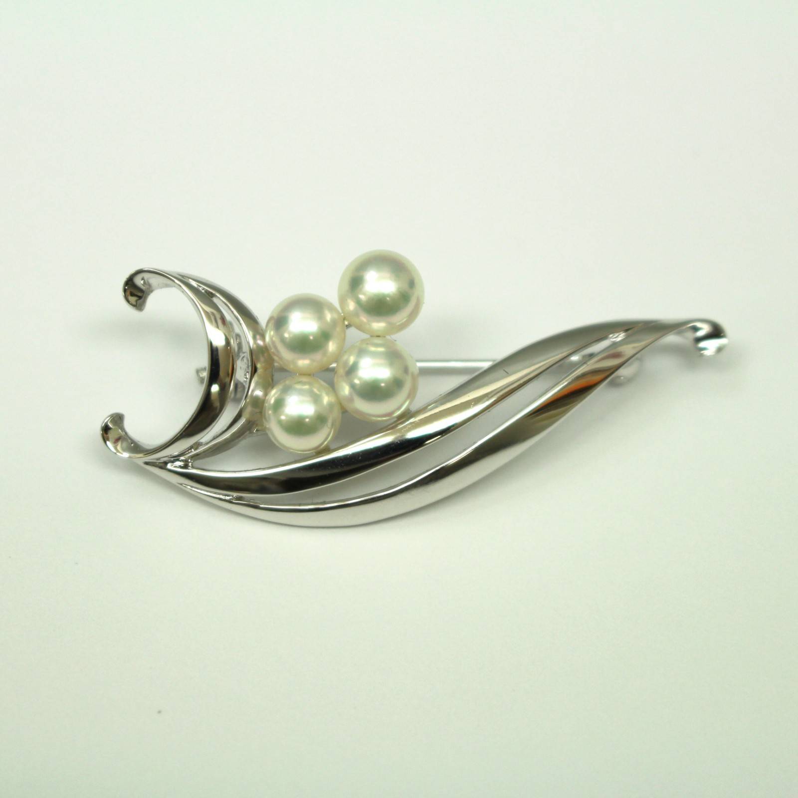 MIKIMOTO Antique Brooch Silver Flower Design Made in Japan 4 Pearls