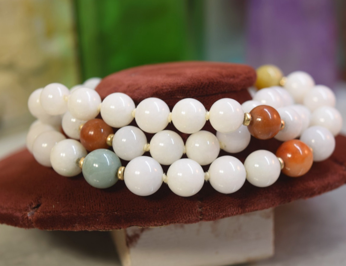 Vintage 14K Gold Red White & Green 9 mm – 10 mm Jade Bead Necklace 27″