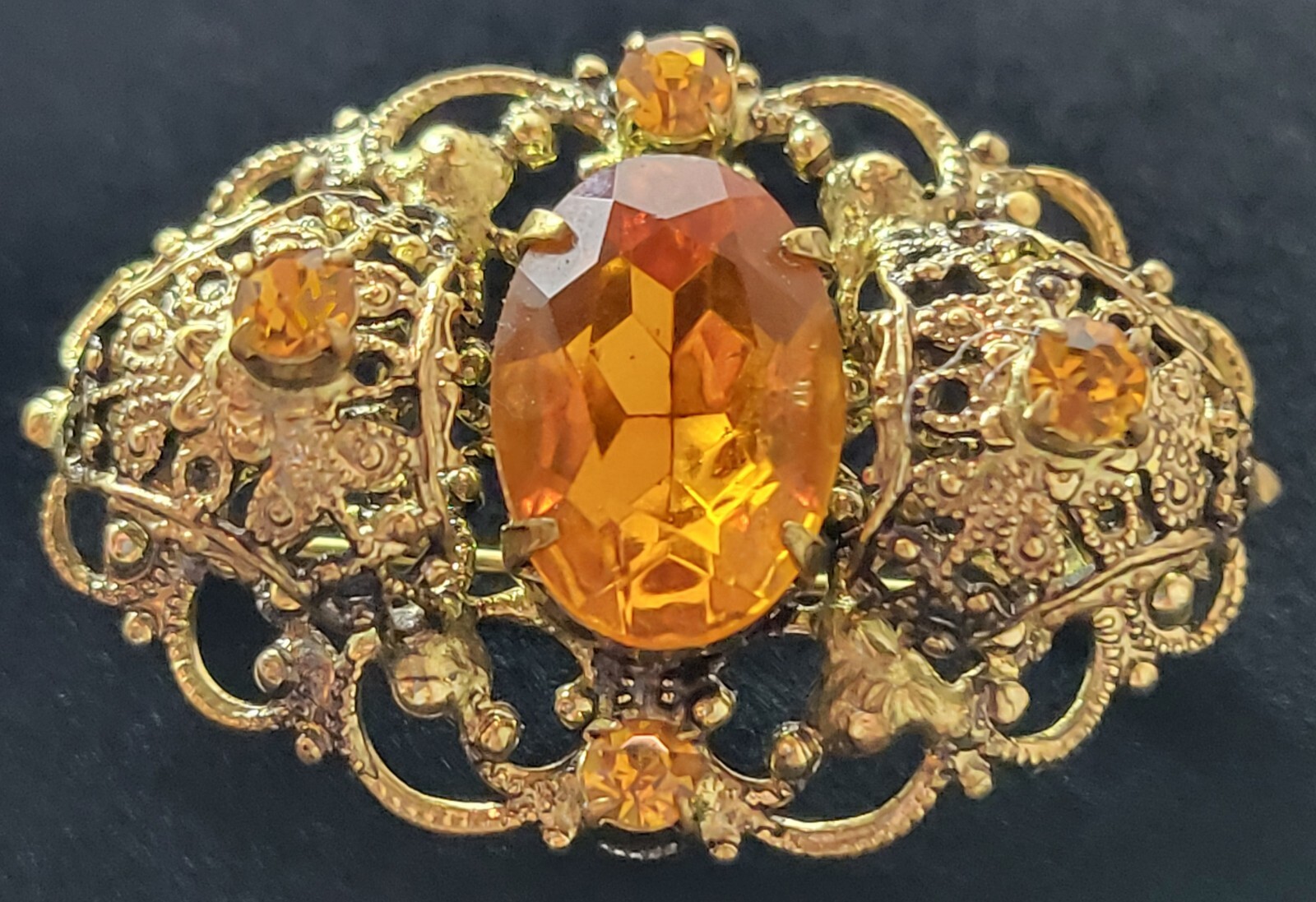 Vth gold filigree brooch pin Amber/Honey prong set stones Delicate
