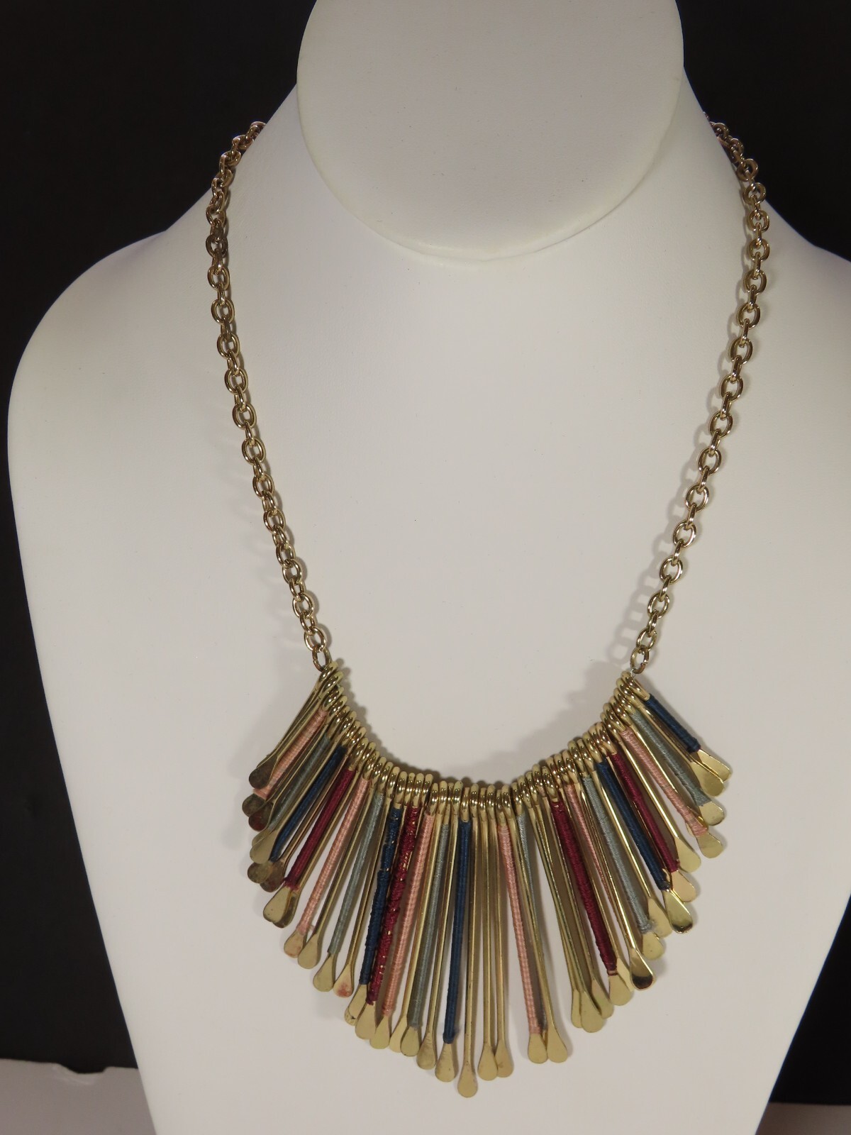 Vintage Necklace Lot Beaded Feather Lucite Coldwater Creek Icing FI + C3112