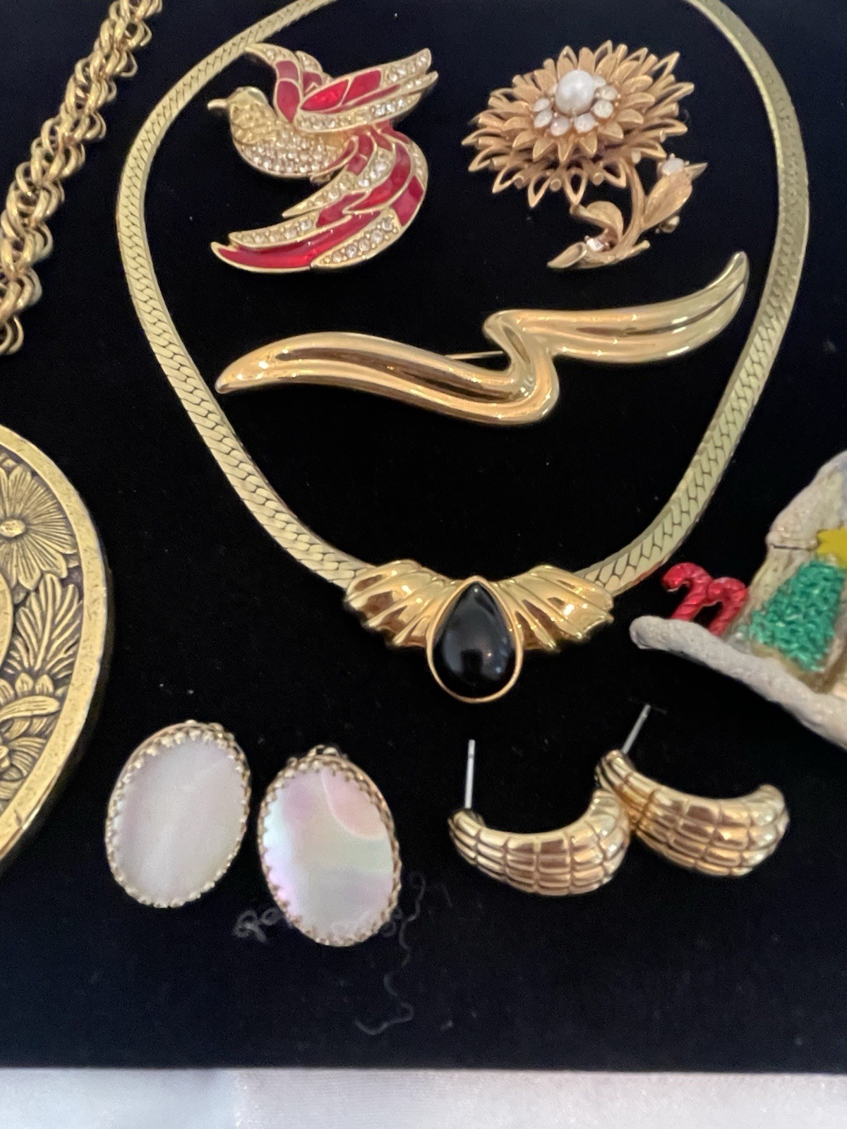 VTG Gold Tone Jewelry Lot ALL SIGNED Napier Marvella Amway AJC Carolee Whiting D