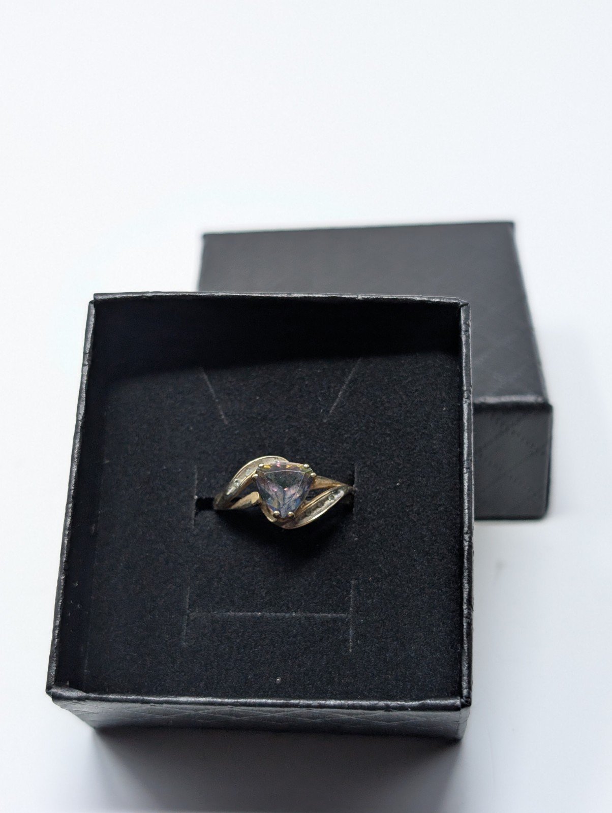 Vintage 10K Yellow Gold Trillion Cut Mystic Topaz Diamond Ring 2 Grams, SZ 6.5