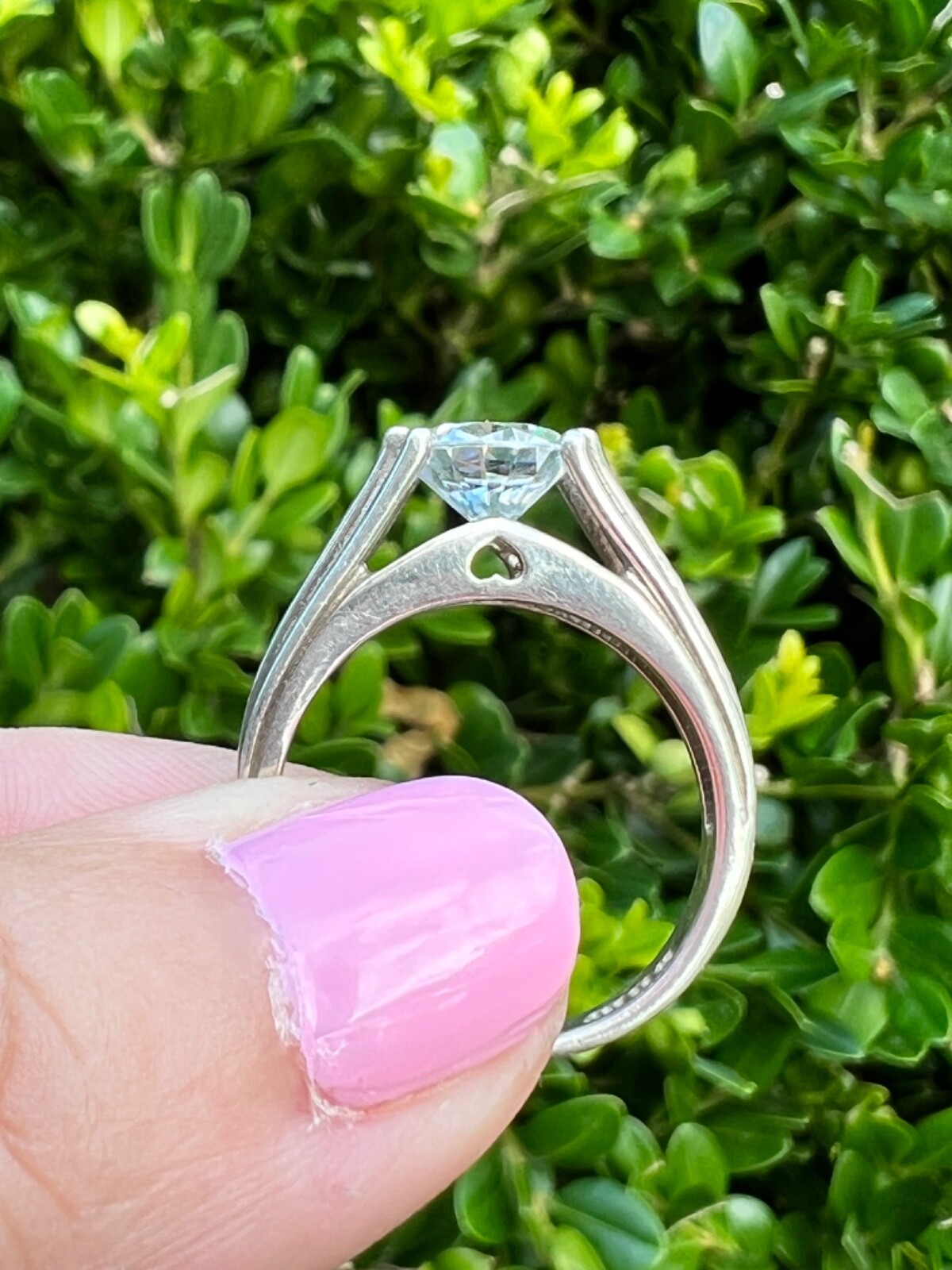 VINTAGE ROUND CZ TENSION SETTING RING 925 SS HEART DETAIL ENGAGEMENT WEDDING