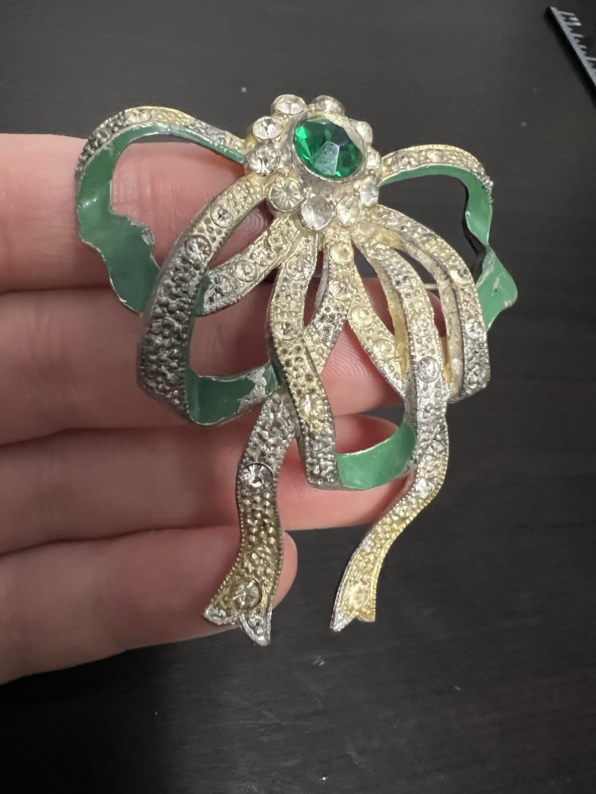 Vintage 1940’s Green Enamel Ribbon Bow Rhinestone Brooch Silver Tone Nice!